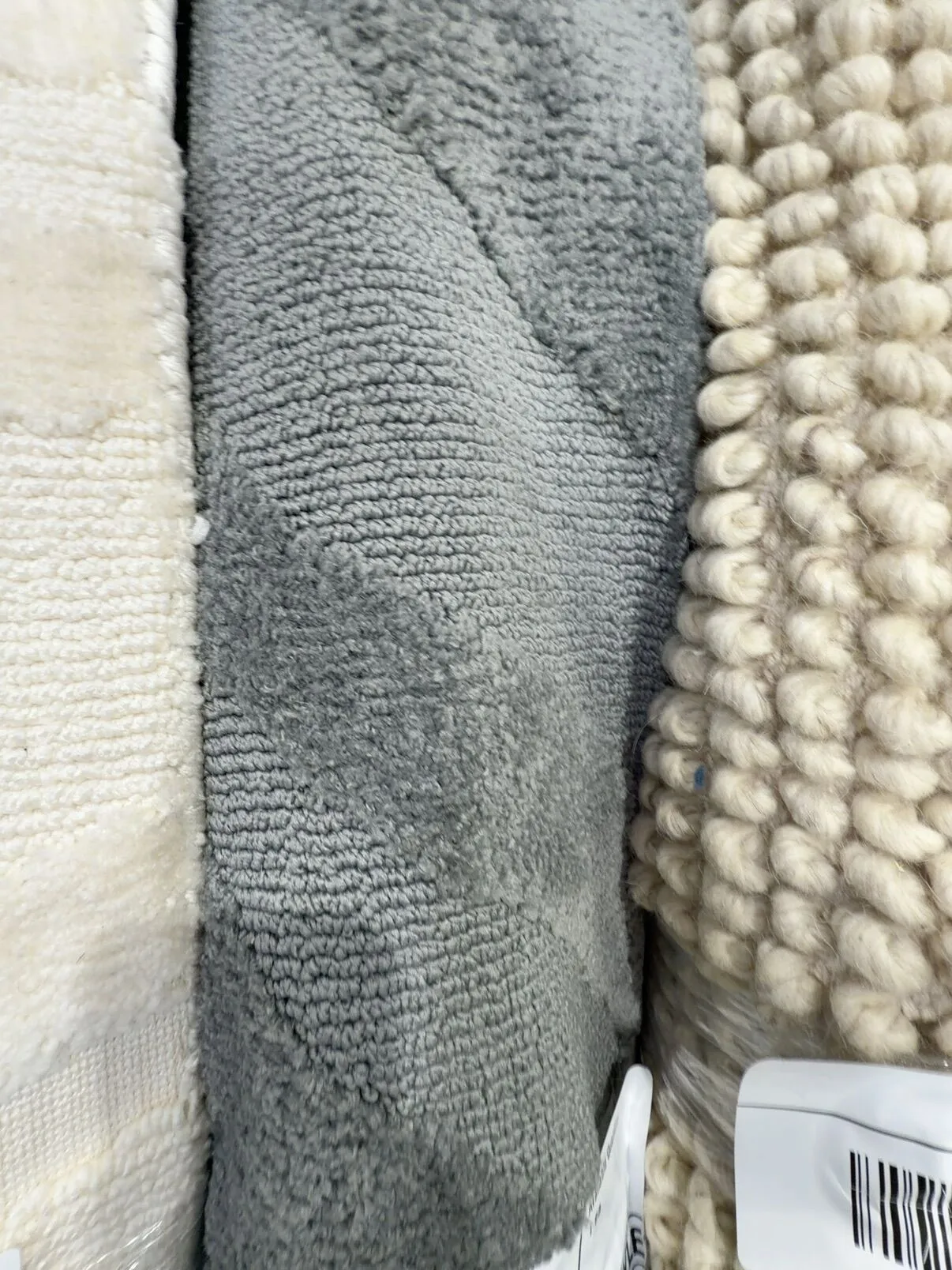 EX DISPLAY RUG - APPROX SIZE 150CM - 160CM WIDE X 210CM - 230CM LONG EX DISPLAY RUG - APPROX SIZE 150CM - 160CM WIDE X 210CM - 230CM LONG