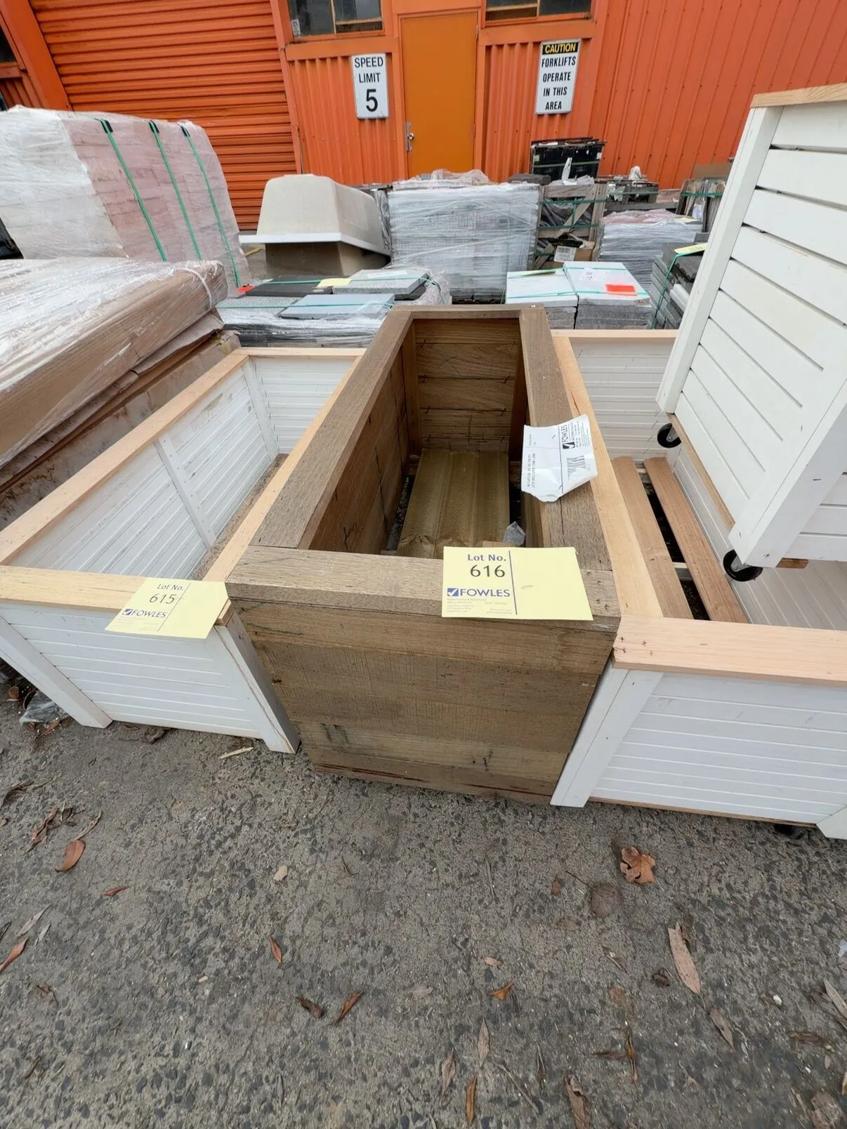 PINE PLANTER BOX WITH WIDE TRIM WITH CASTOR WHEELS APPROX 1130MM X 430MM PINE PLANTER BOX WITH WIDE TRIM WITH CASTOR WHEELS APPROX 1130MM X 430MM