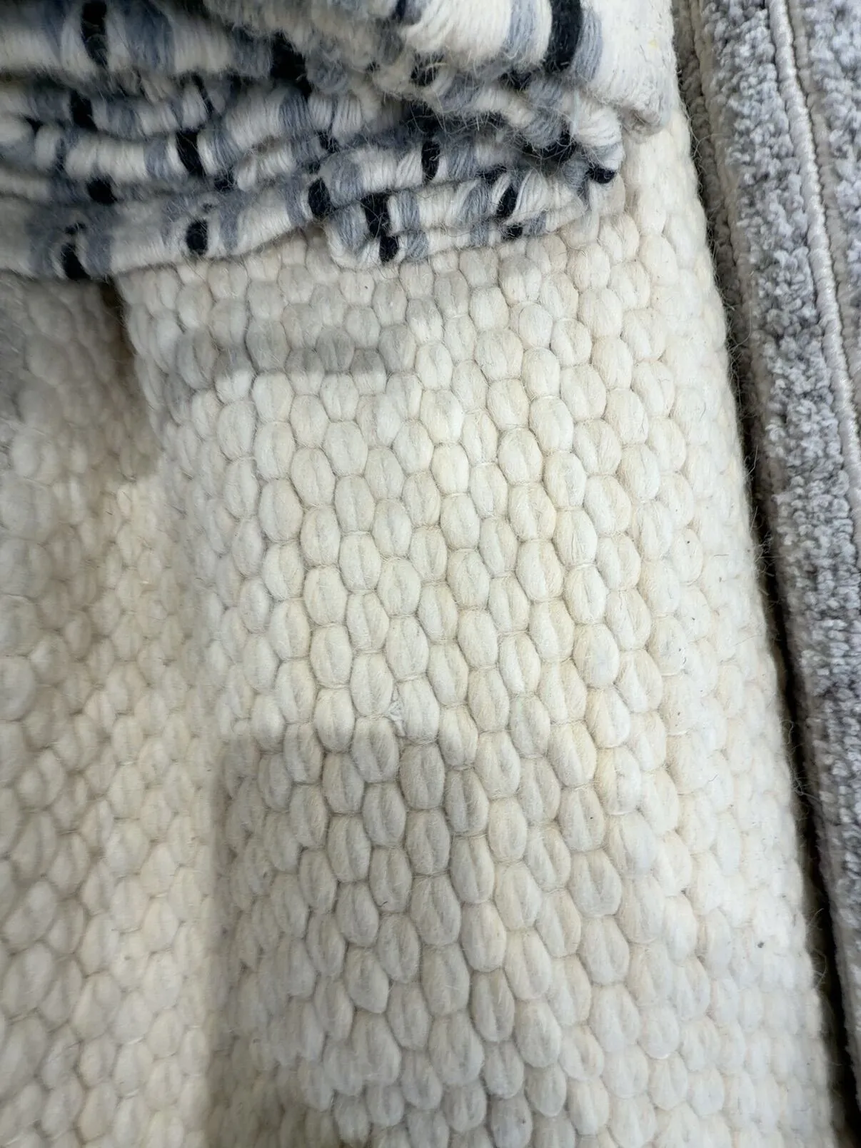 EX STAGING FURNITURE - FLOOR RUG, SOLD AS IS EX STAGING FURNITURE - FLOOR RUG, SOLD AS IS