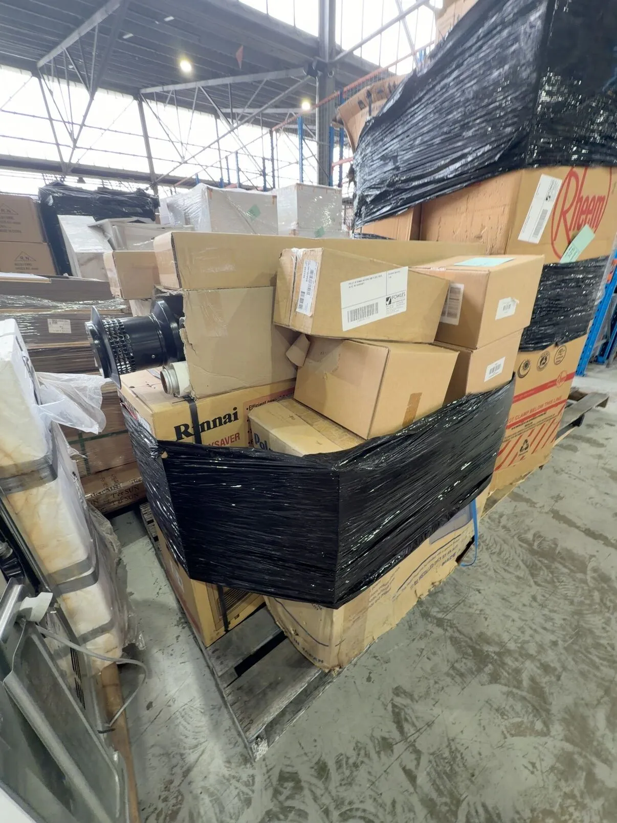 PALLET OF RINNAI HEATERS AND FLUES, SOLD AS IS, NO WARRANTY PALLET OF RINNAI HEATERS AND FLUES, SOLD AS IS, NO WARRANTY