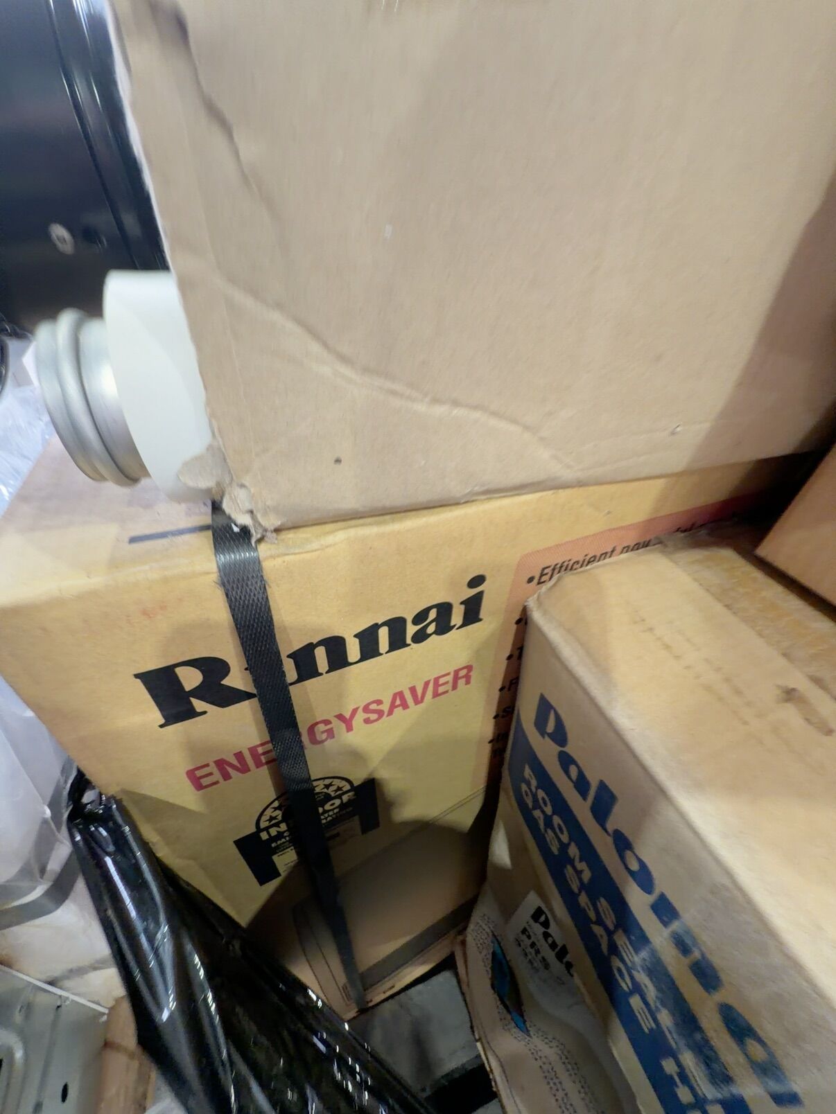 PALLET OF RINNAI HEATERS AND FLUES, SOLD AS IS, NO WARRANTY PALLET OF RINNAI HEATERS AND FLUES, SOLD AS IS, NO WARRANTY