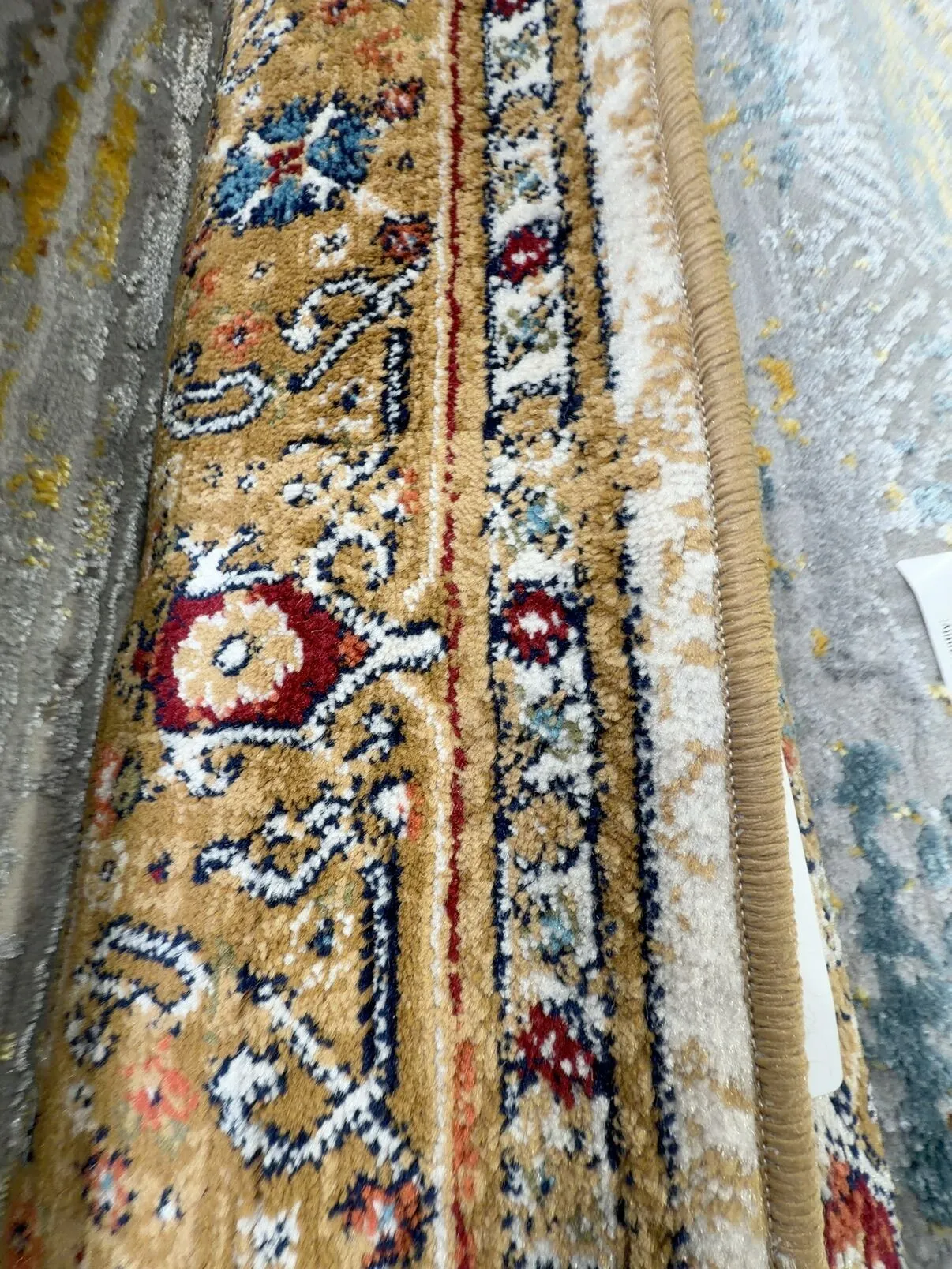 NEW MACHINE MADE MODERN RUG 170CM X 120CM, CREAM 0608A NEW MACHINE MADE MODERN RUG 170CM X 120CM, CREAM 0608A