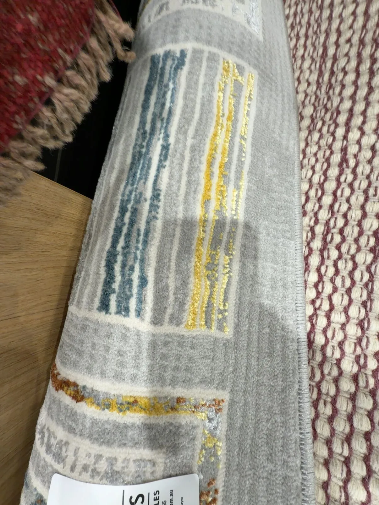 NEW MACHINE MADE MODERN RUG 170CM X 120CM, OLYMPUS 03355A NEW MACHINE MADE MODERN RUG 170CM X 120CM, OLYMPUS 03355A