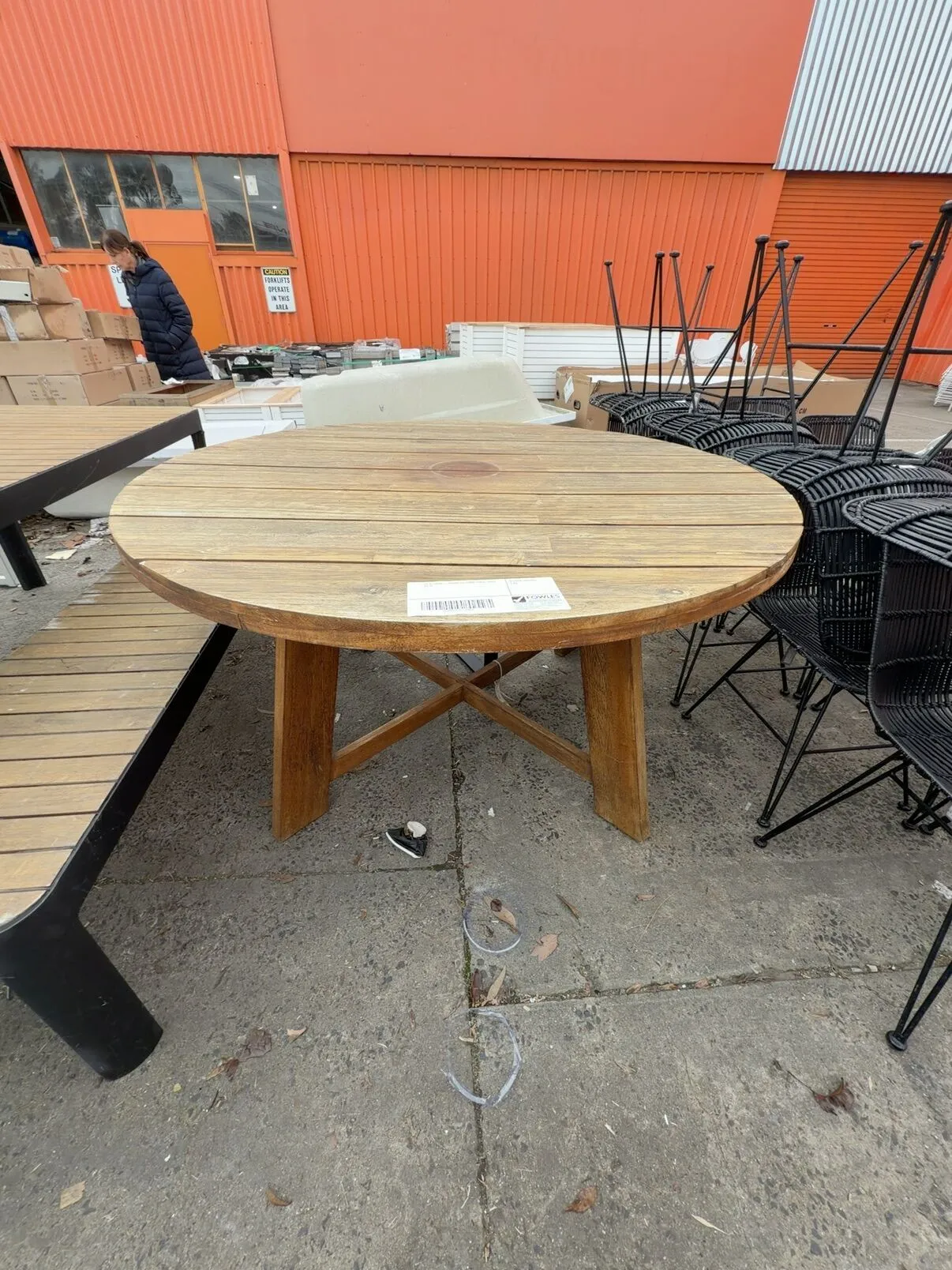 EX STAGING - ROUND OUTDOOR TABLE, SOLD AS IS EX STAGING - ROUND OUTDOOR TABLE, SOLD AS IS