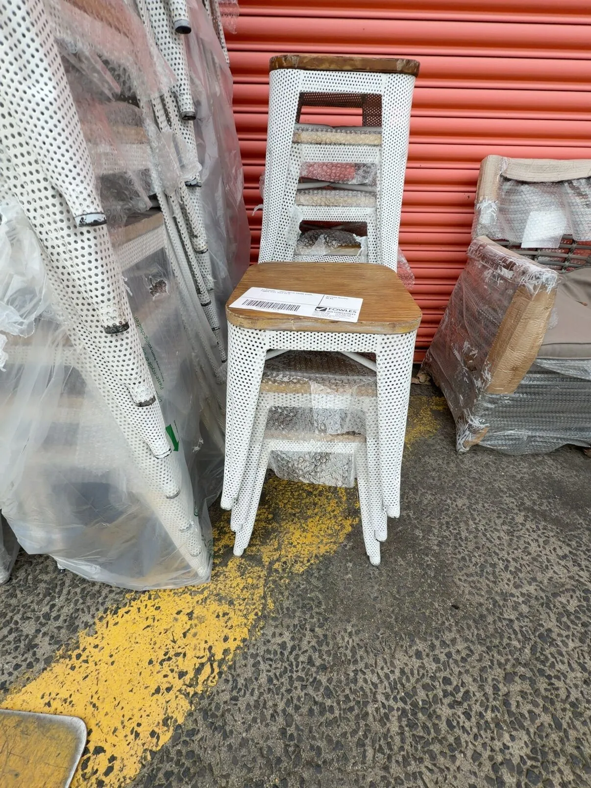 EX STAGING - WHITE METAL FRAME STOOL, TIMBER SEAT, SOLD AS IS EX STAGING - WHITE METAL FRAME STOOL, TIMBER SEAT, SOLD AS IS