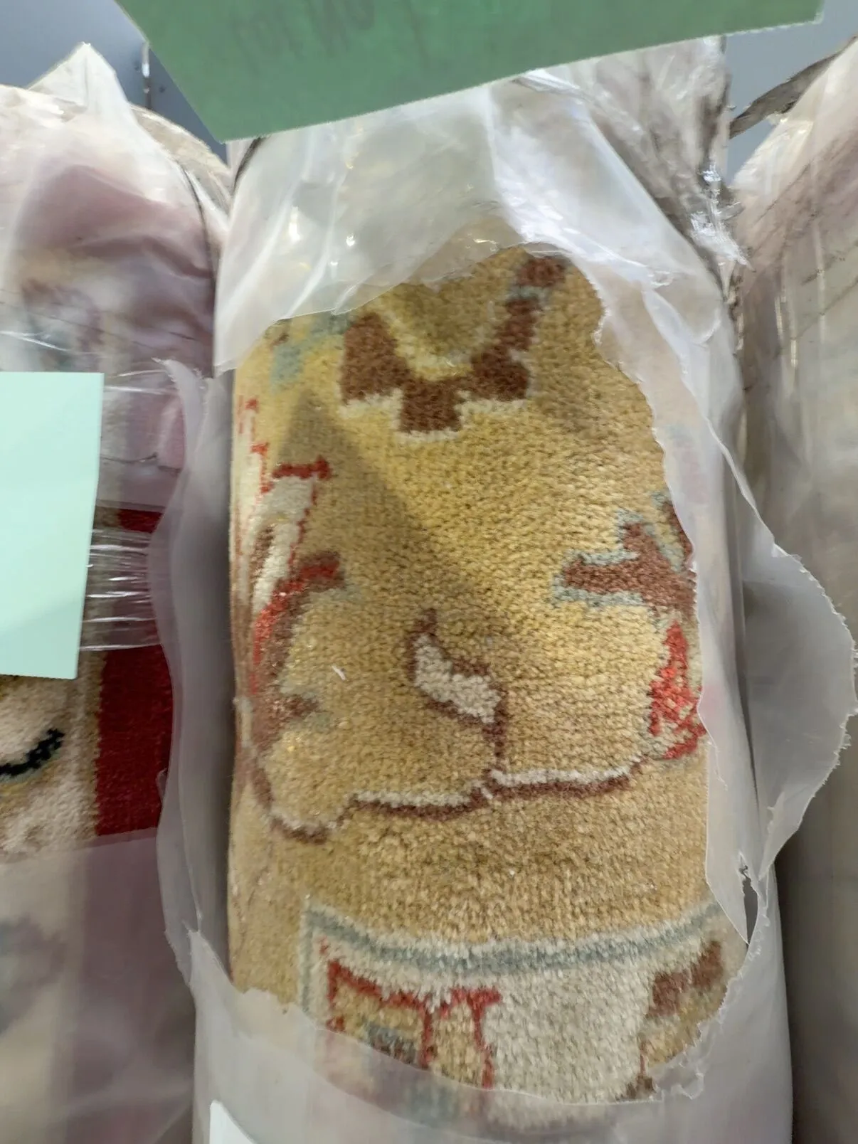 BRAND NEW PURE NZ WOOL RUG 1900MM X 2800MM RRP$999, SOLD AS IS BRAND NEW PURE NZ WOOL RUG 1900MM X 2800MM RRP$999, SOLD AS IS