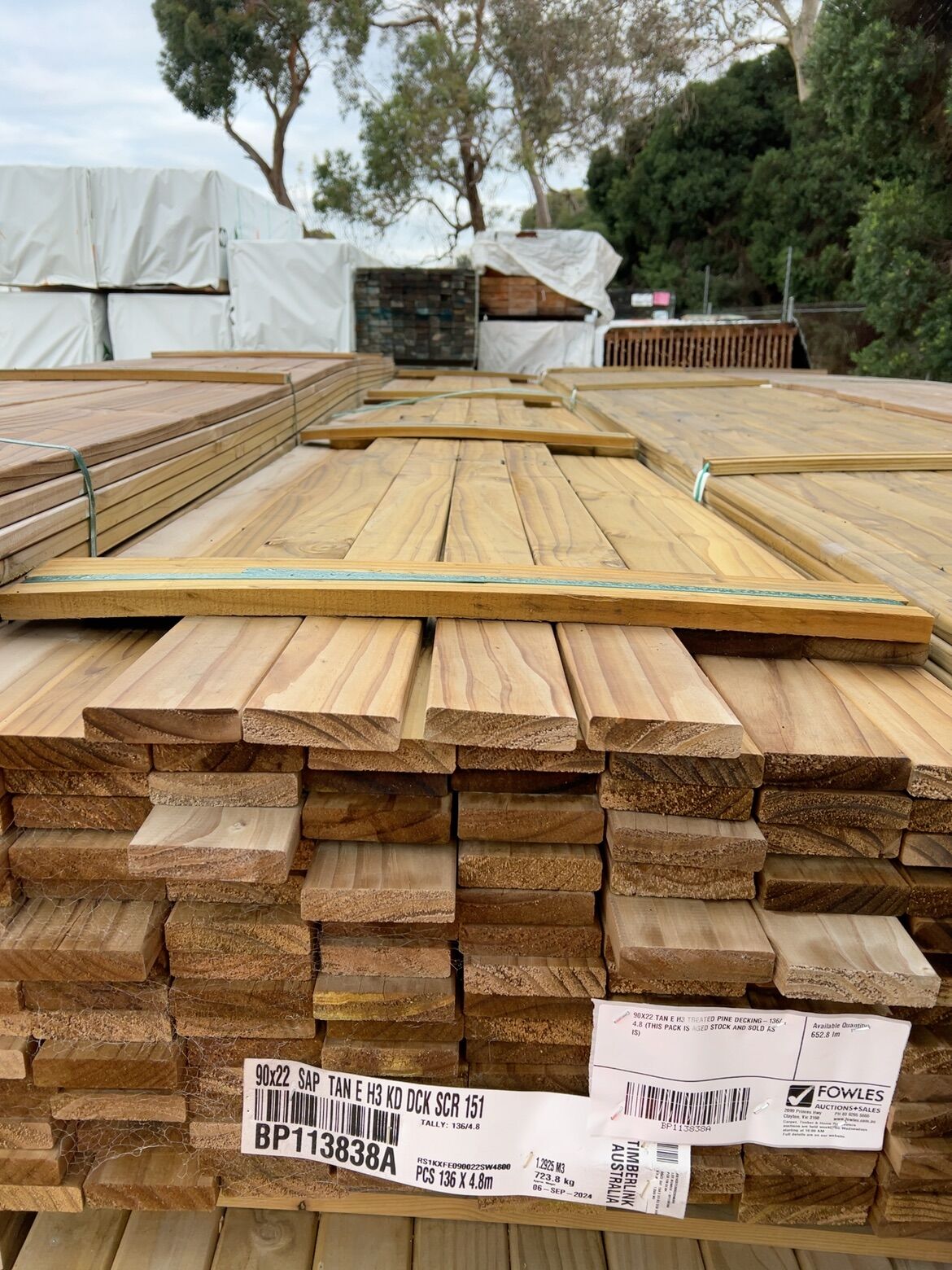 90X22 TAN E H3 TREATED PINE DECKING-136/4.8 (THIS PACK IS AGED STOCK AND SOLD AS IS) 90X22 TAN E H3 TREATED PINE DECKING-136/4.8 (THIS PACK IS AGED STOCK AND SOLD AS IS)