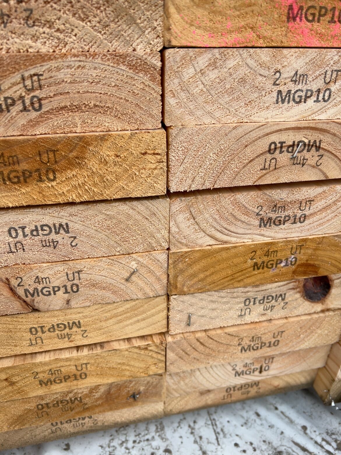 190X45 MGP10 PINE-56/2.4 (THIS PACK IS AGED STOCK AND SOLD AS IS) 190X45 MGP10 PINE-56/2.4 (THIS PACK IS AGED STOCK AND SOLD AS IS)