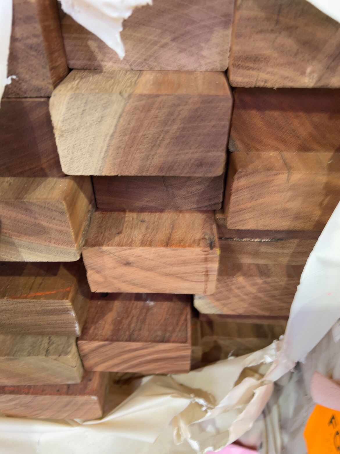140X35 FEATURE GRADE SPOTTED GUM 140X35 FEATURE GRADE SPOTTED GUM