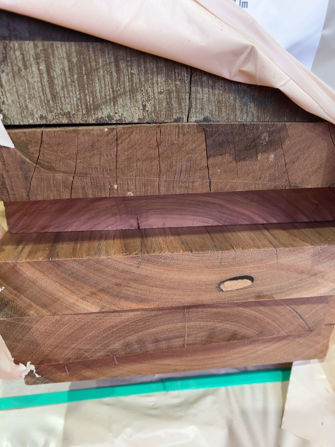 290X45 FEATURE GRADE SPOTTED GUM 290X45 FEATURE GRADE SPOTTED GUM