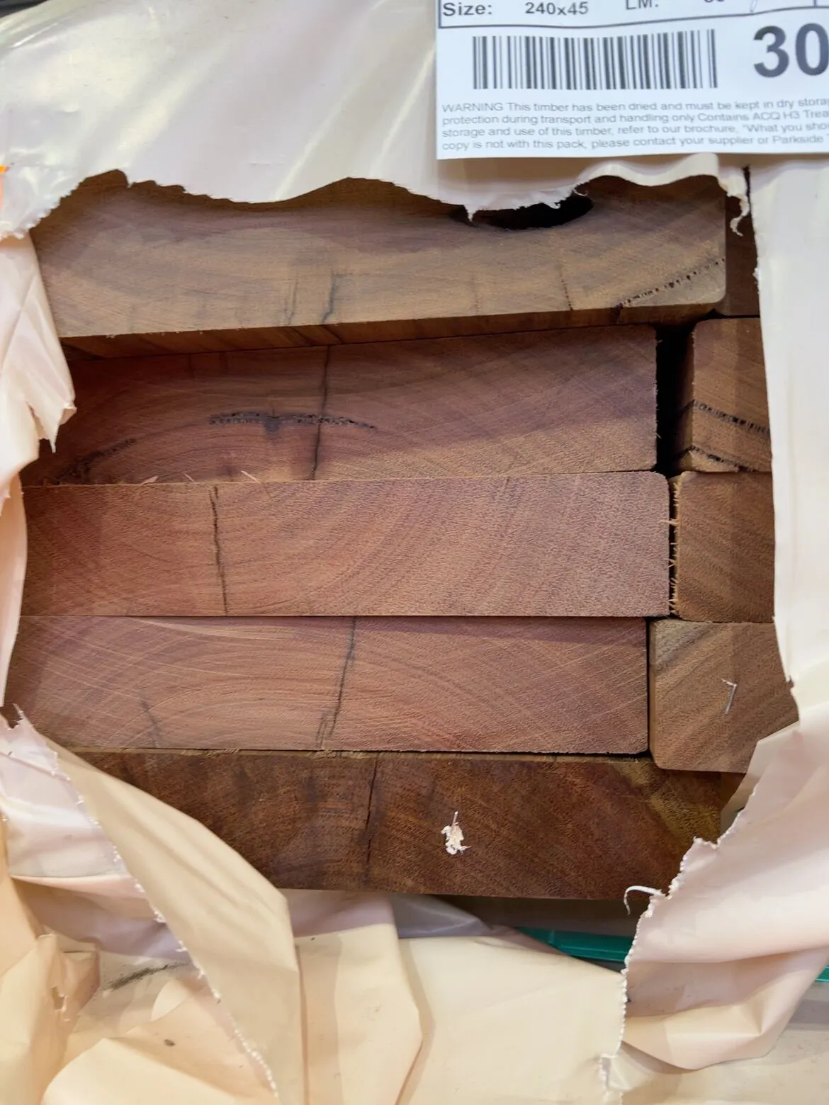 240X45 FEATURE GRADE SPOTTED GUM 240X45 FEATURE GRADE SPOTTED GUM