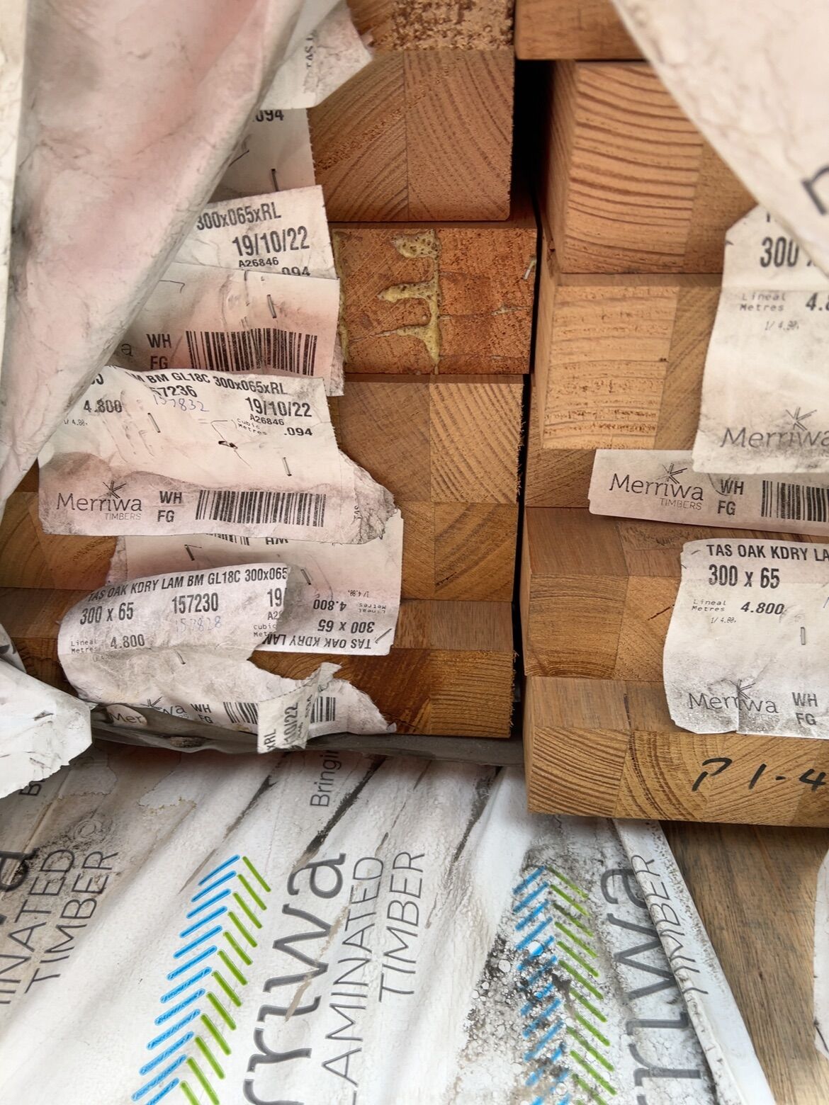 300X65 TAS OAK GL18 LAMINATED BEAMS-12/4.8 300X65 TAS OAK GL18 LAMINATED BEAMS-12/4.8
