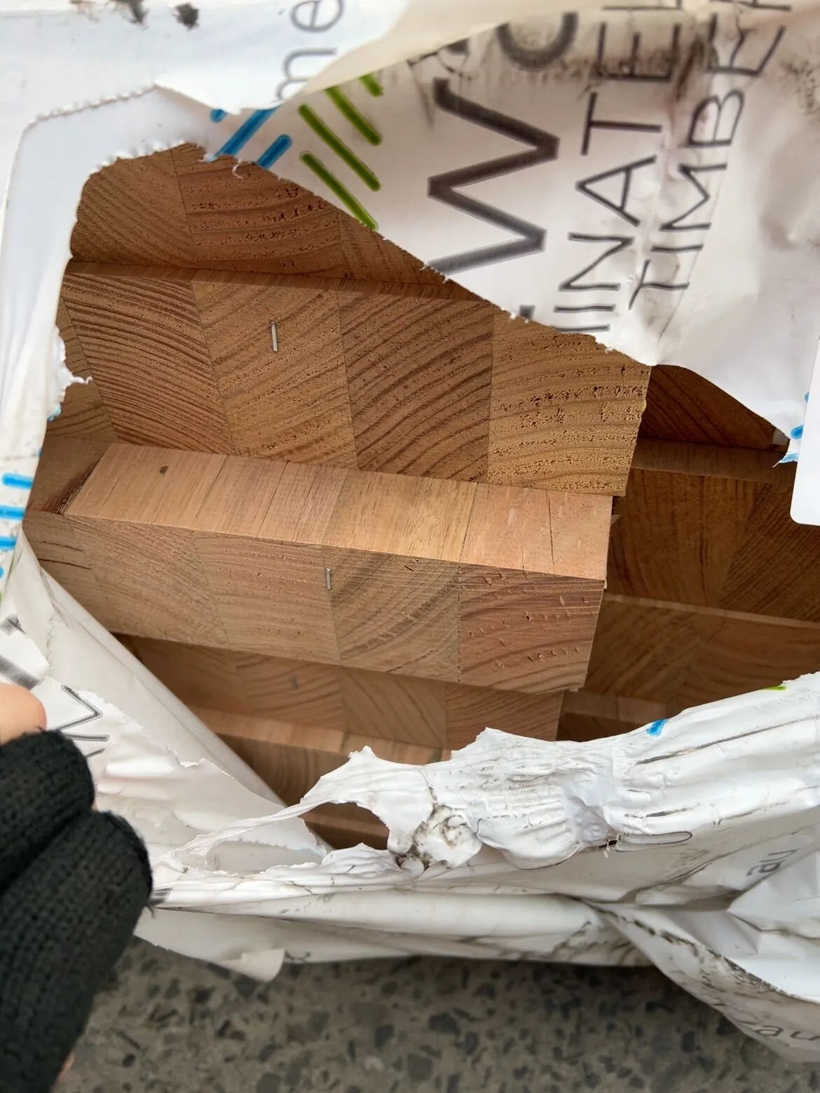 300X65 TAS OAK GL18 LAMINATED BEAMS-16/6.0 300X65 TAS OAK GL18 LAMINATED BEAMS-16/6.0