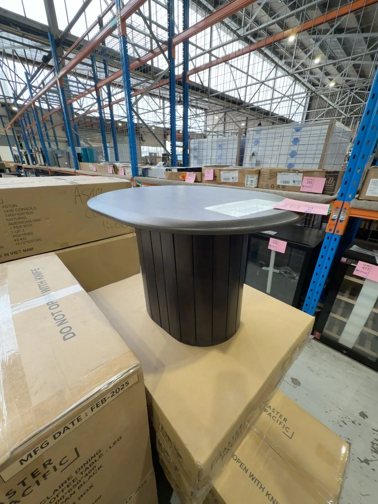 NEW DISCONTINUED FURNITURE - CLAIRE OAK JAPAN BLACK LAMP TABLE WITH CENTRAL PEDESTAL NEW DISCONTINUED FURNITURE - CLAIRE OAK JAPAN BLACK LAMP TABLE WITH CENTRAL PEDESTAL