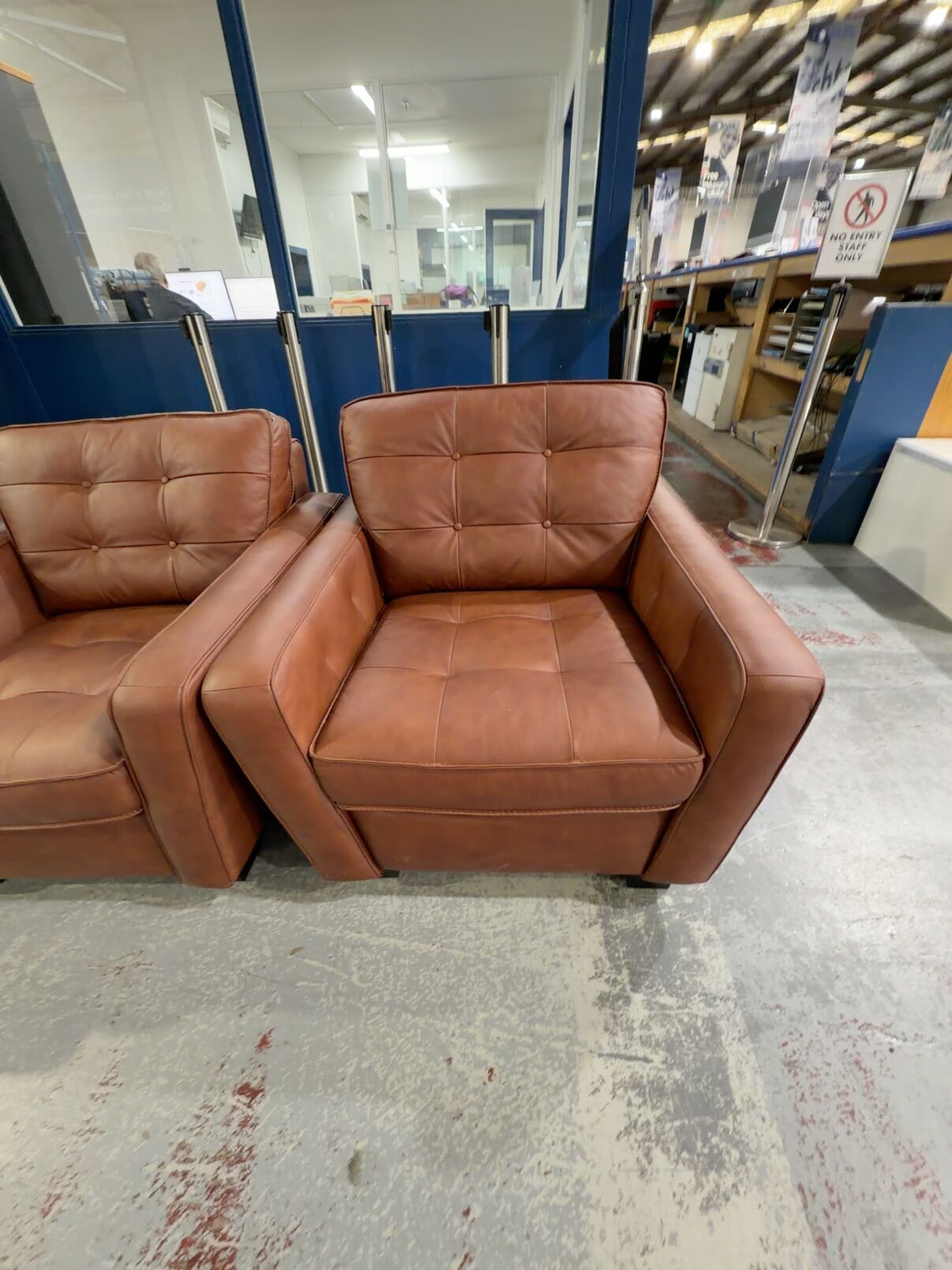 NEW DISCONTINUED FURNITURE - EMILIA SCOTLAND TAN LEATHER ARMCHAIR NEW DISCONTINUED FURNITURE - EMILIA SCOTLAND TAN LEATHER ARMCHAIR