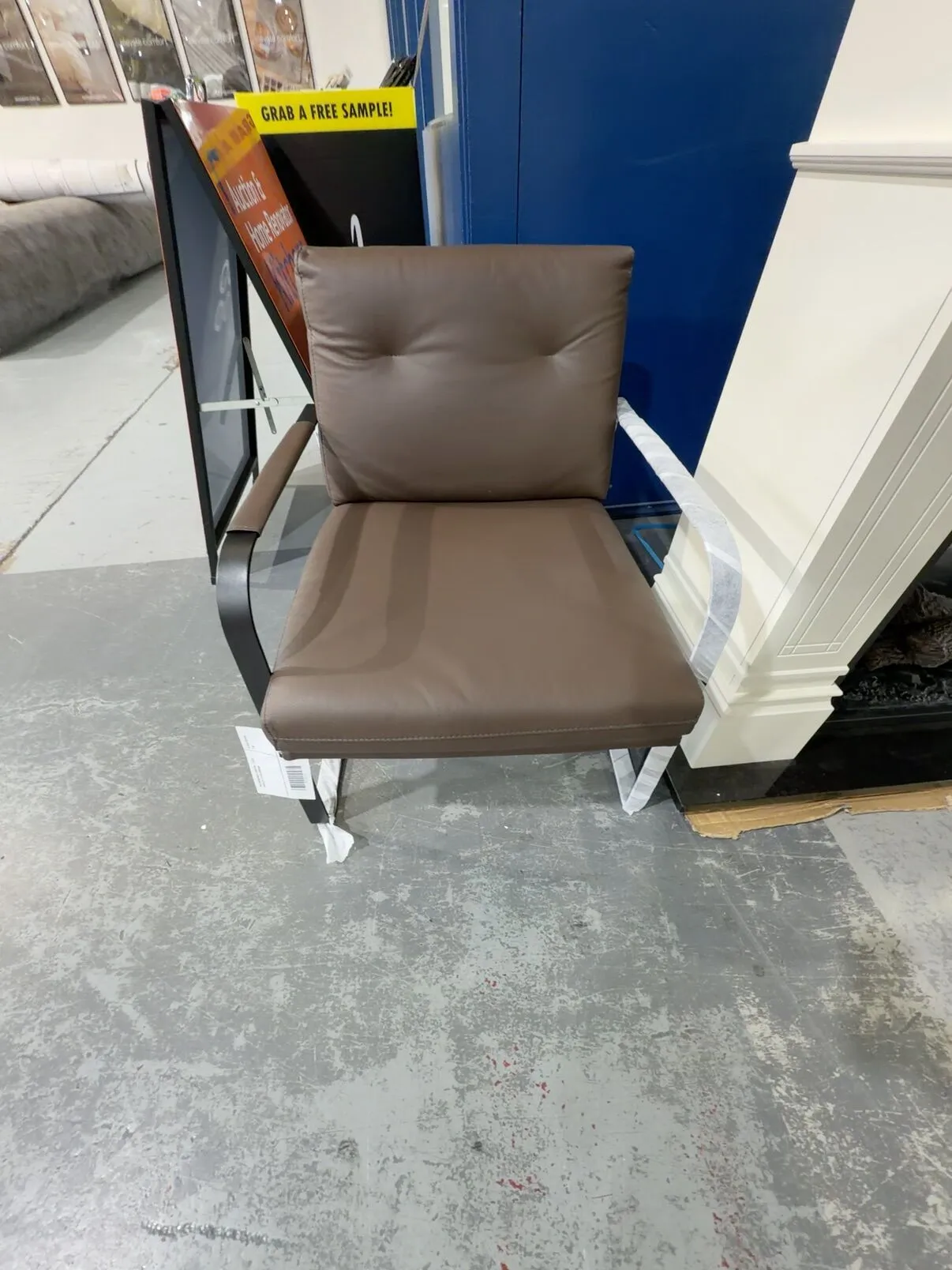 NEW DISCONTINUED FURNITURE - LUCAS CHOCOLATE LEATHER ARMCHAIR NEW DISCONTINUED FURNITURE - LUCAS CHOCOLATE LEATHER ARMCHAIR