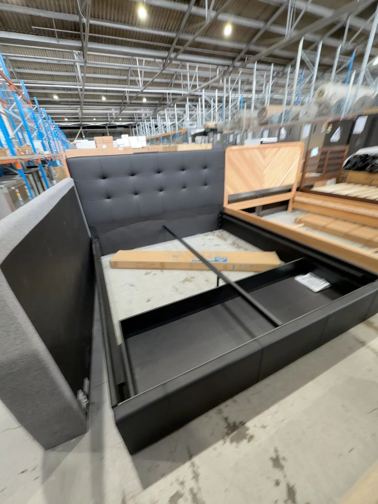 NEW DISCONTINUED FURNITURE - FLORENCE BLACK PU KING SIZE BEDFRAME, DRAWER BED BASE NEW DISCONTINUED FURNITURE - FLORENCE BLACK PU KING SIZE BEDFRAME, DRAWER BED BASE