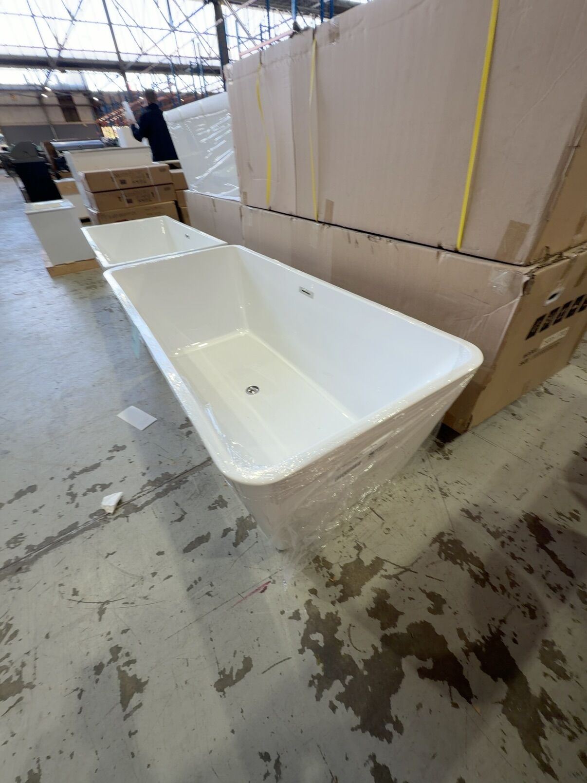 NEW 1500MM WHITE ACRYLIC FREESTANDING BATH - CURVED EDGES, TS006-1500 NEW 1500MM WHITE ACRYLIC FREESTANDING BATH - CURVED EDGES, TS006-1500