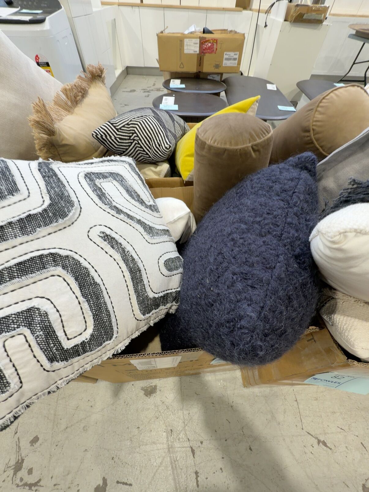 EX DISPLAY HOME FURNITURE - BOX OF ASSORTED DESIGNER CUSHIONS, SOLD AS IS EX DISPLAY HOME FURNITURE - BOX OF ASSORTED DESIGNER CUSHIONS, SOLD AS IS