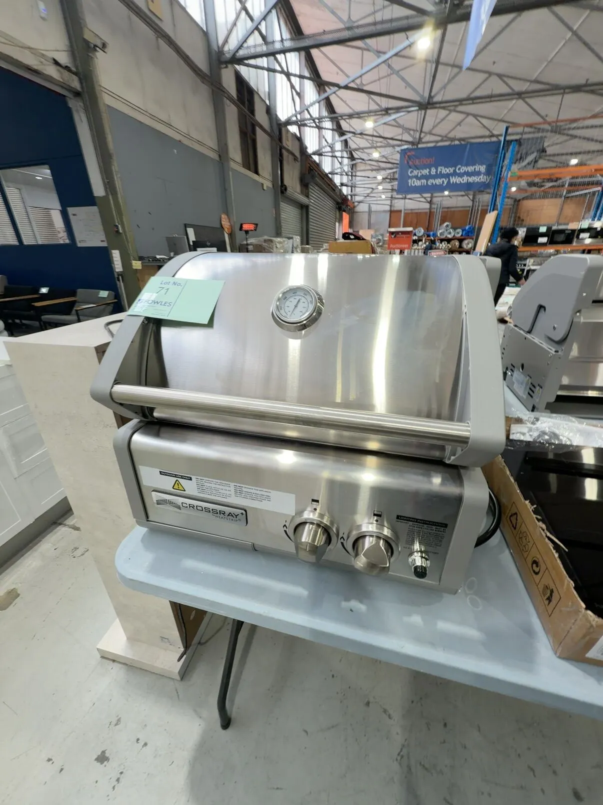 EX DISPLAY CROSSRAY 2 BURNER GAS BBQ, 2 HIGH INTENSITY CERAMIC INFRARED BURNERS, ELECTRONIC IGNITION, LPG BUT CONVERTIBLE TO NATURAL, WITH 3 MONTH WARRANTY RRP$1199 EX DISPLAY CROSSRAY 2 BURNER GAS BBQ, 2 HIGH INTENSITY CERAMIC INFRARED BURNERS, ELECTRONIC IGNITION, LPG BUT CONVERTIBLE TO NATURAL, WITH 3 MONTH WARRANTY RRP$1199