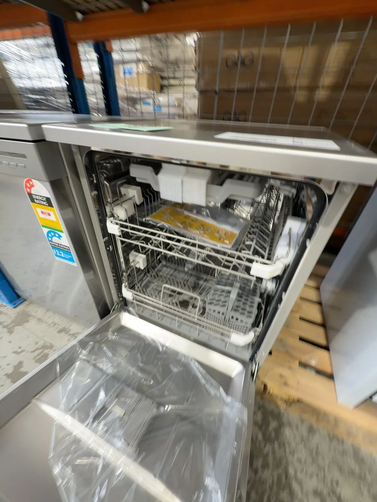 EX DISPLAY TECHNIKA DISHWASHER TDX7SS-7 WITH 3 MONTH WARRANTY EX DISPLAY TECHNIKA DISHWASHER TDX7SS-7 WITH 3 MONTH WARRANTY