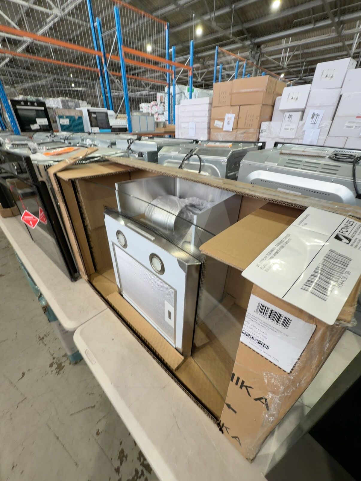 EX DISPLAY TECHNIKA TB10900SS CURVED GLASS 900MM RANGEHOOD, 3 MONTH WARRANTY EX DISPLAY TECHNIKA TB10900SS CURVED GLASS 900MM RANGEHOOD, 3 MONTH WARRANTY