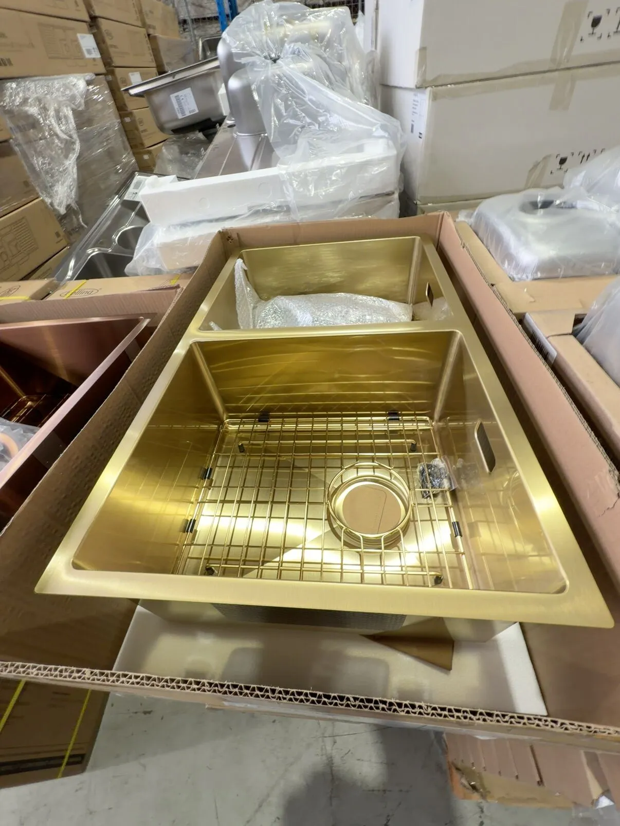 NEW BOXED BELLING LIGHT GOLD SINK, DOUBLE BOWL BDSF7620LG NEW BOXED BELLING LIGHT GOLD SINK, DOUBLE BOWL BDSF7620LG