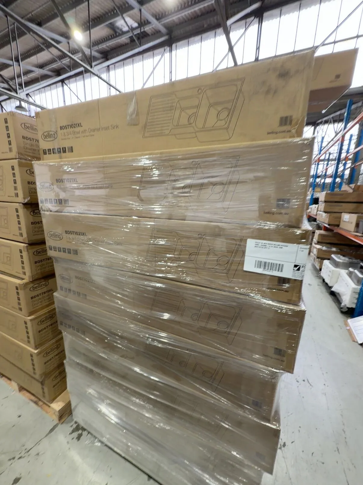 PALLET OF NEW BOXED BELLING KITCHEN SINKS, 1080MM, 1 & 3/4 BOWL SINK, BDST1021XL QTY 15 PALLET OF NEW BOXED BELLING KITCHEN SINKS, 1080MM, 1 & 3/4 BOWL SINK, BDST1021XL QTY 15