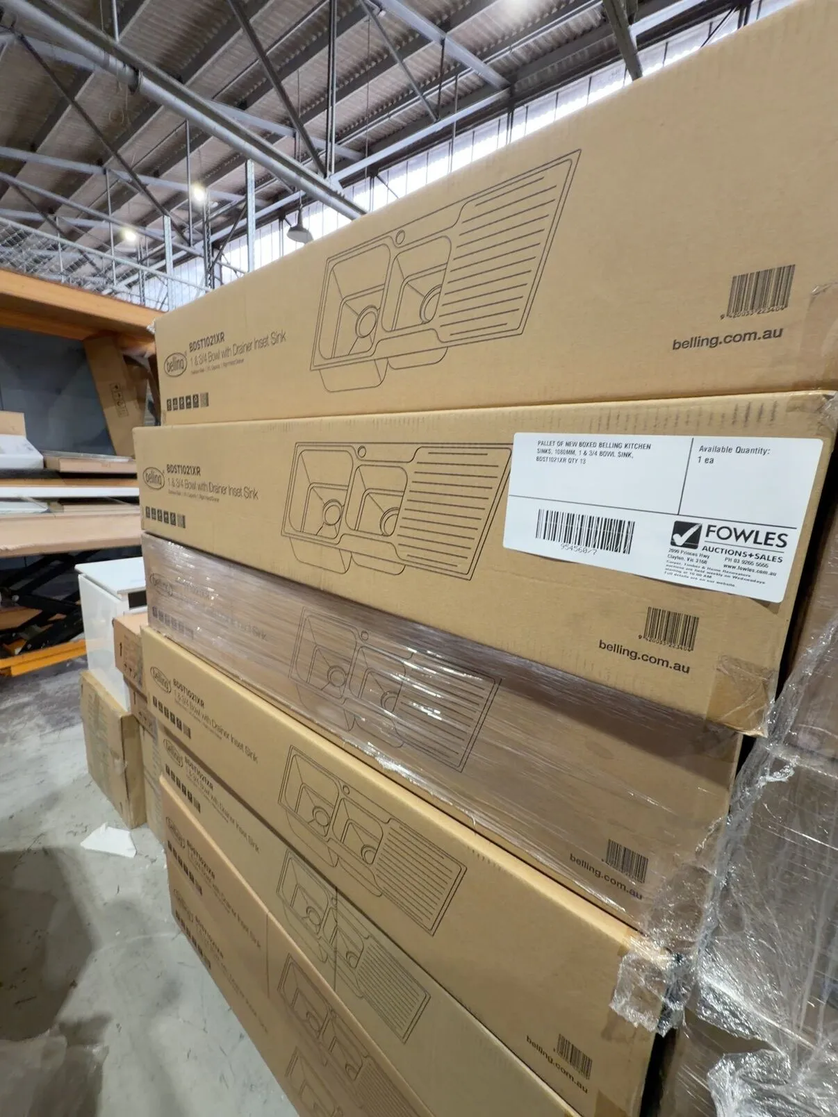 PALLET OF NEW BOXED BELLING KITCHEN SINKS, 1080MM, 1 & 3/4 BOWL SINK, BDST1021XR QTY 13 PALLET OF NEW BOXED BELLING KITCHEN SINKS, 1080MM, 1 & 3/4 BOWL SINK, BDST1021XR QTY 13