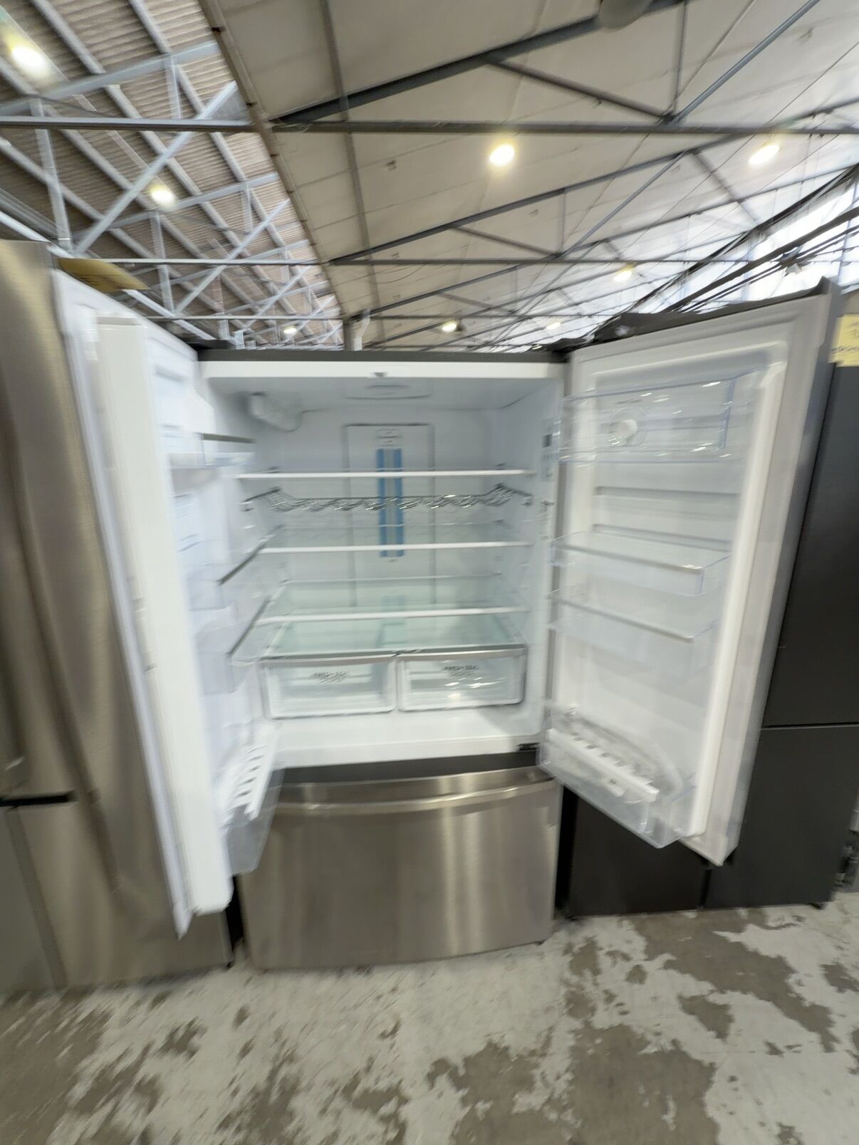 WESTINGHOUSE WHE6060SB FRENCH DOOR FRIDGE WITH WATER, 565 LITRE S/STEEL, 896MM WIDE, FLEXIBLE INTERIOR, SPILLSAFE SHELVES, FINGERPRINT RESISTANT, INTERNAL ELECTRONIC CONTROLS, 12 MONTH WARRANTY WESTINGHOUSE WHE6060SB FRENCH DOOR FRIDGE WITH WATER, 565 LITRE S/STEEL, 896MM WIDE, FLEXIBLE INTERIOR, SPILLSAFE SHELVES, FINGERPRINT RESISTANT, INTERNAL ELECTRONIC CONTROLS, 12 MONTH WARRANTY