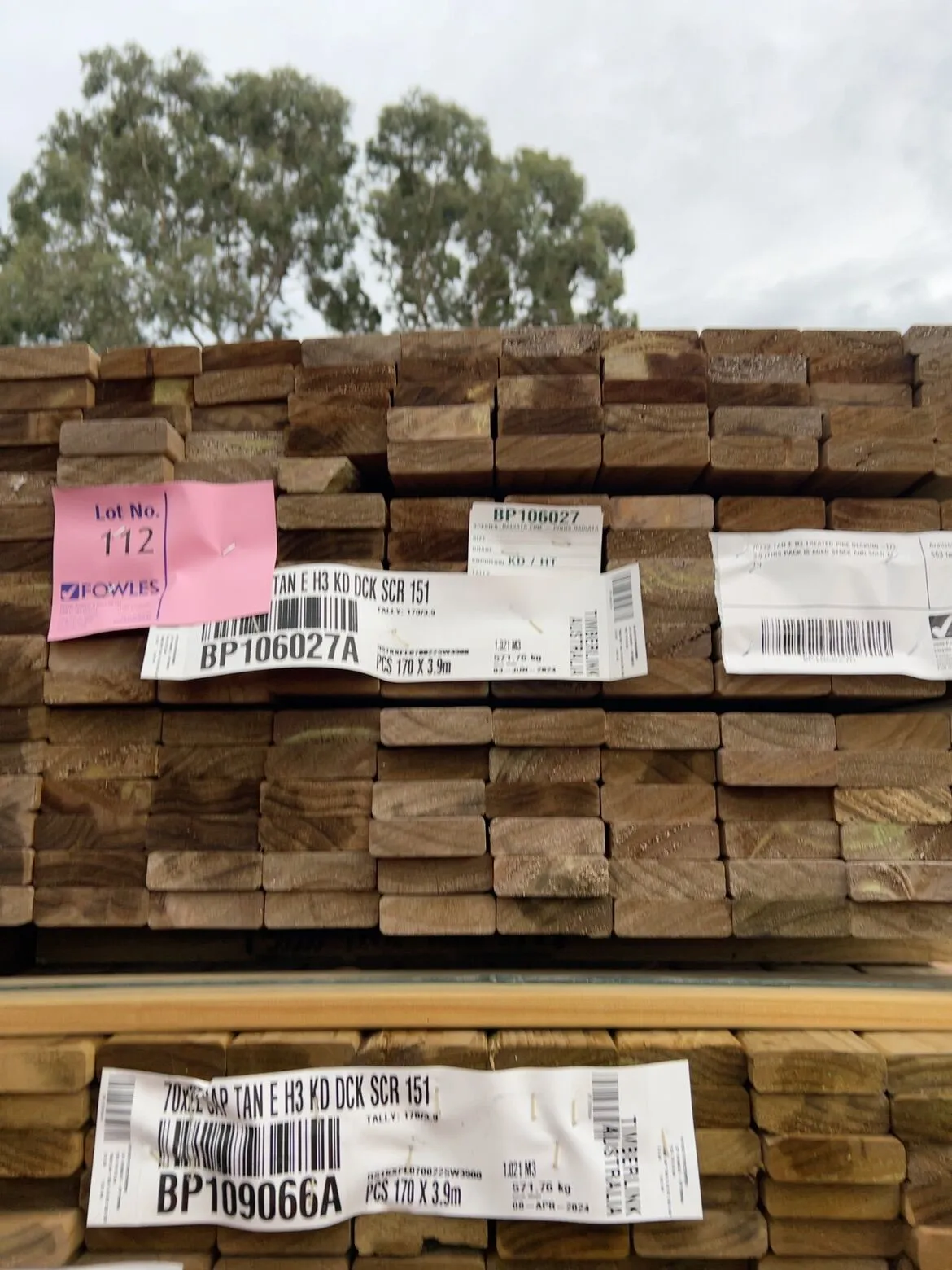 70X22 TAN E H3 TREATED PINE DECKING-170/3.9 (THIS PACK IS AGED STOCK AND SOLD AS IS) 70X22 TAN E H3 TREATED PINE DECKING-170/3.9 (THIS PACK IS AGED STOCK AND SOLD AS IS)