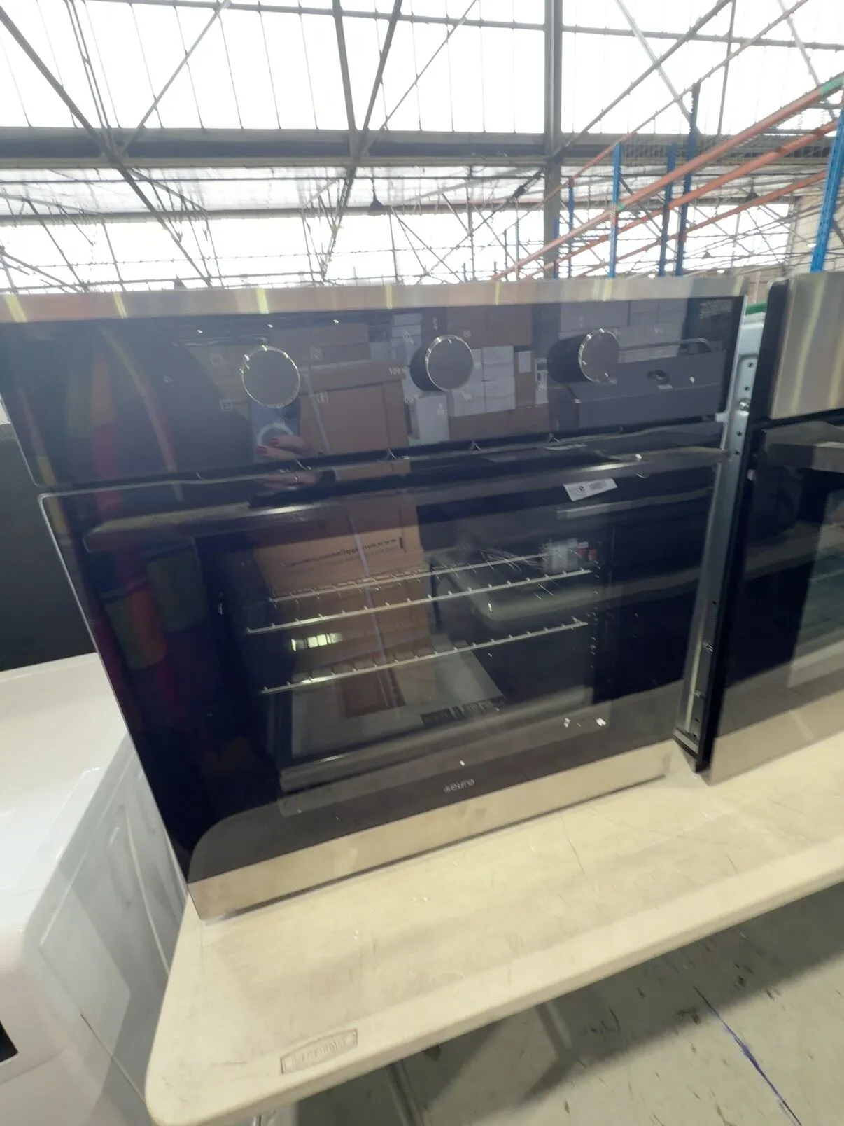 EX DISPLAY EURO 600MM ELECTRIC OVEN, OE6004B1, 4 FUNCTIONS, WITH 3 MONTH WARRANTY EX DISPLAY EURO 600MM ELECTRIC OVEN, OE6004B1, 4 FUNCTIONS, WITH 3 MONTH WARRANTY