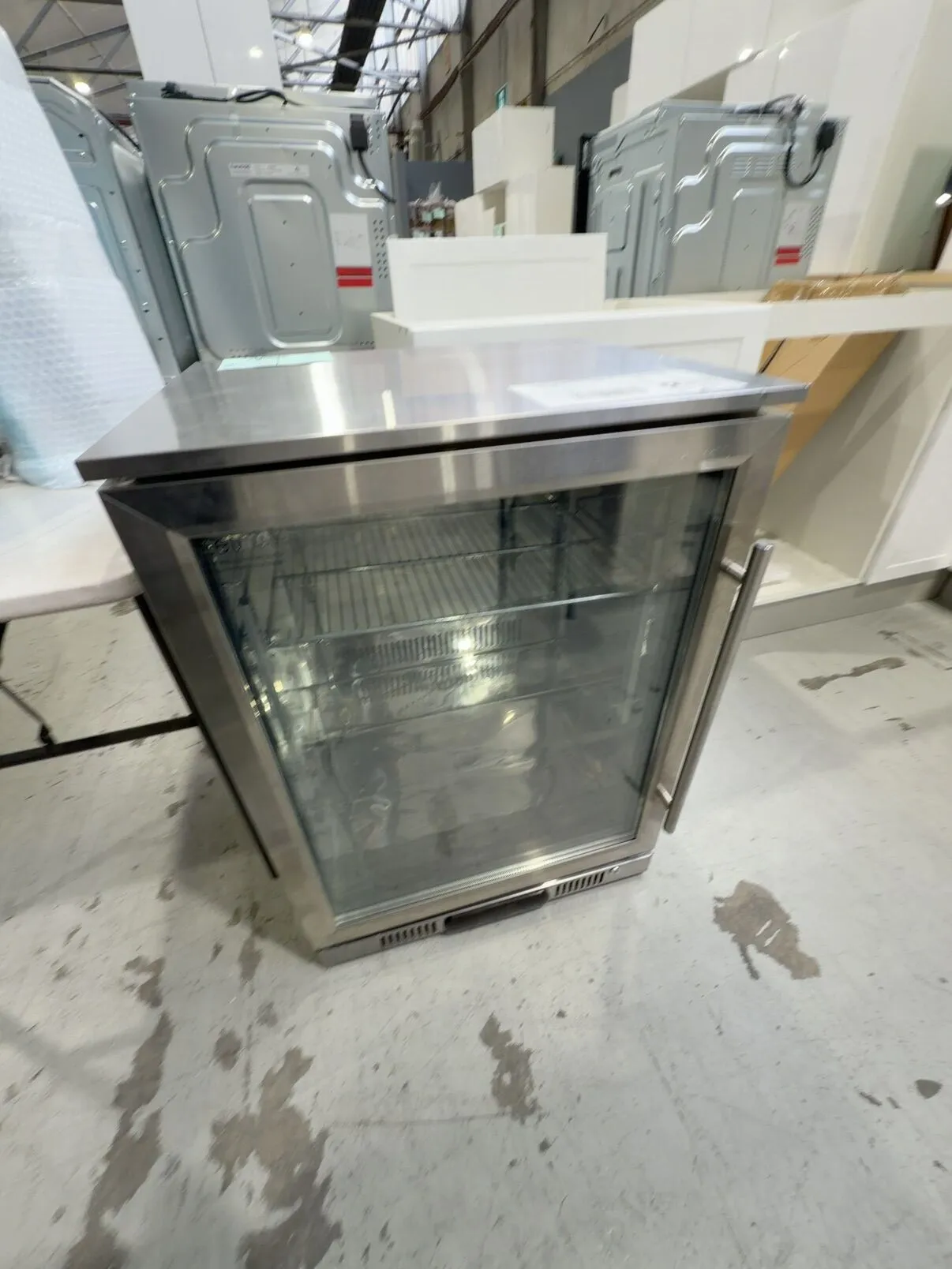 EX DEMO EURO 600MMM S/STEEL BEVERAGE FRIDGE EA60WFSX2L, WITH 3 MONTH WARRANTY EX DEMO EURO 600MMM S/STEEL BEVERAGE FRIDGE EA60WFSX2L, WITH 3 MONTH WARRANTY