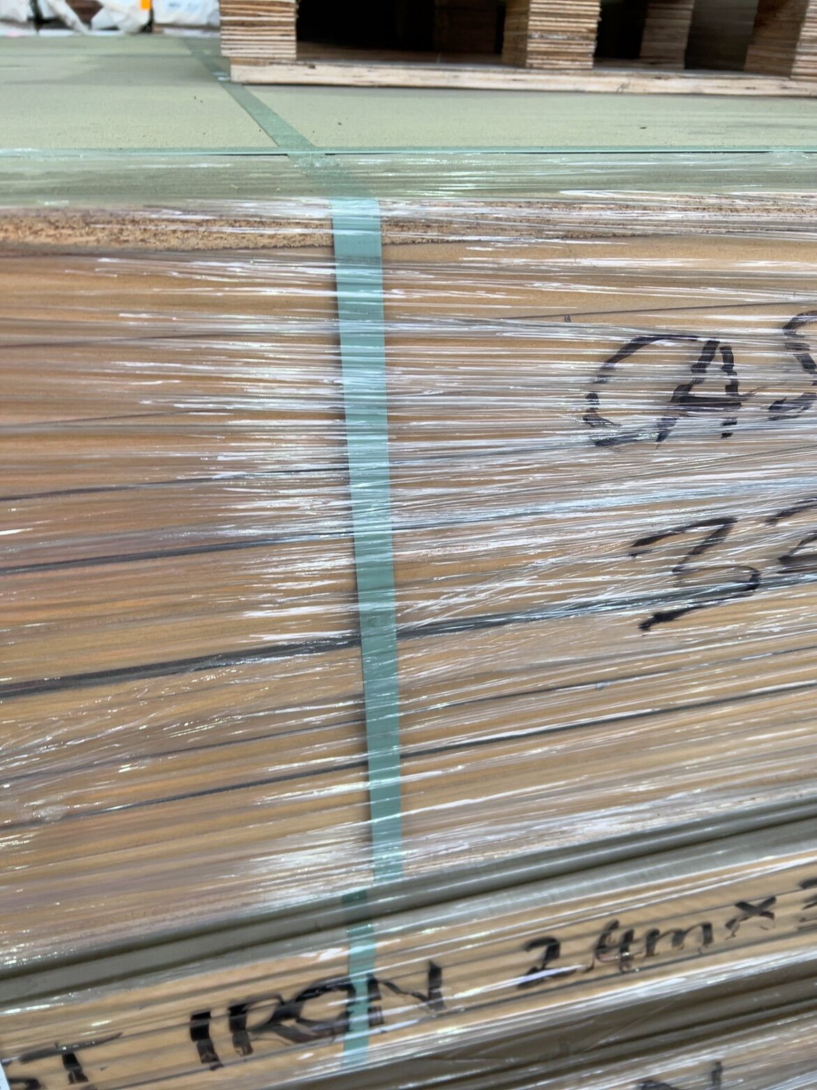2400X1200X32MM CAST IRON COLOUR LAMINATED MR MDF SHEETS WITH EDGING 2400X1200X32MM CAST IRON COLOUR LAMINATED MR MDF SHEETS WITH EDGING