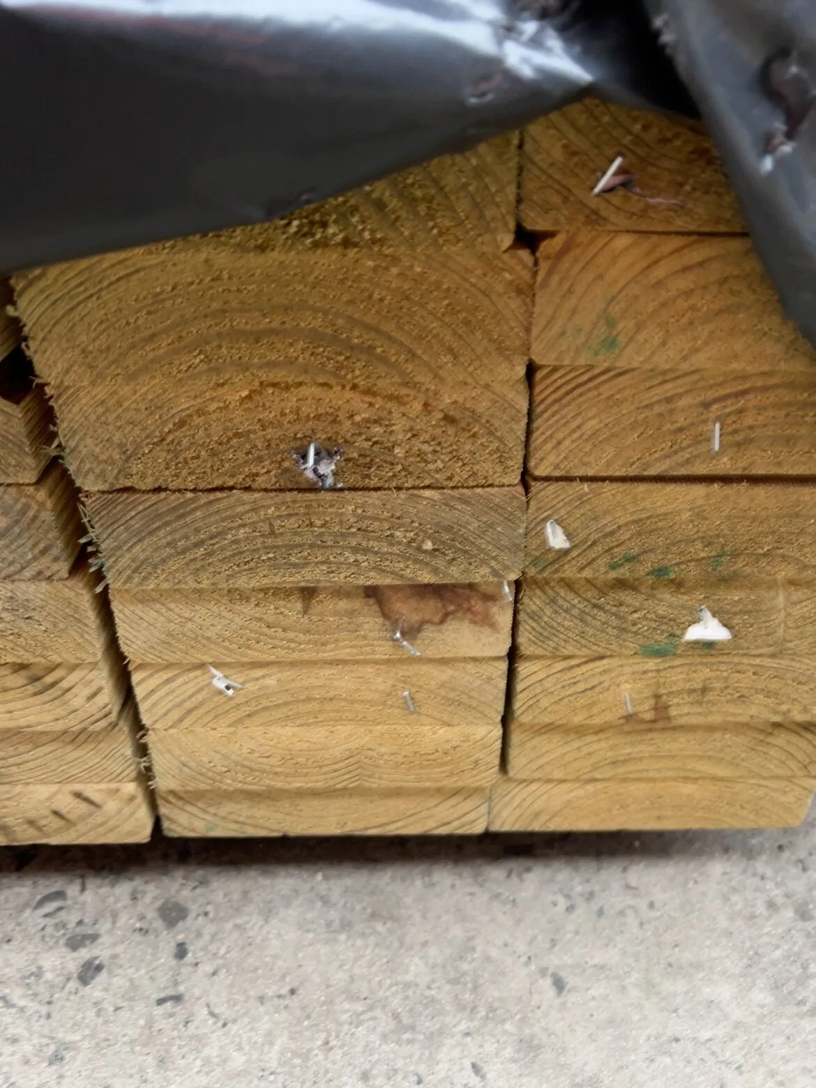 140X35 T3 GREEN MGP10 TREATED PINE-43/5.4 (THIS PACK IS AGED STOCK AND SOLD AS IS) 140X35 T3 GREEN MGP10 TREATED PINE-43/5.4 (THIS PACK IS AGED STOCK AND SOLD AS IS)
