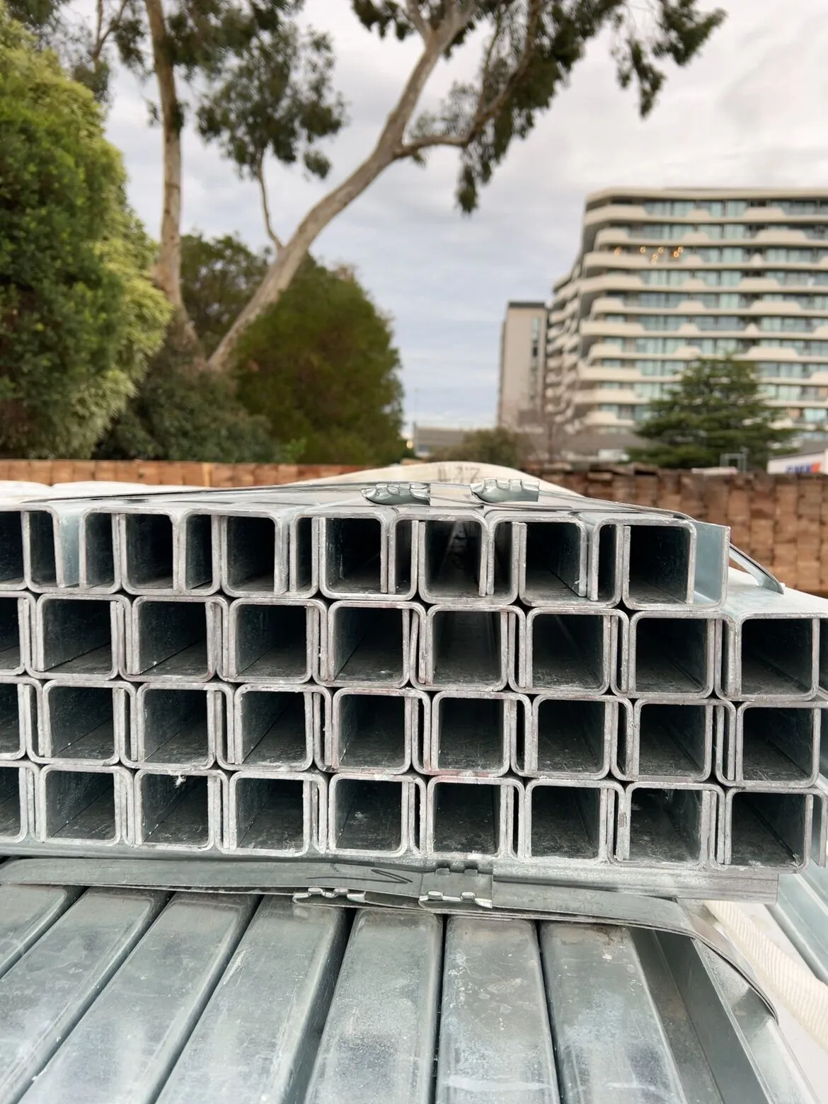 50MM SINGLE SIDED GALVANISED CHANNEL-74/0.9 50MM SINGLE SIDED GALVANISED CHANNEL-74/0.9