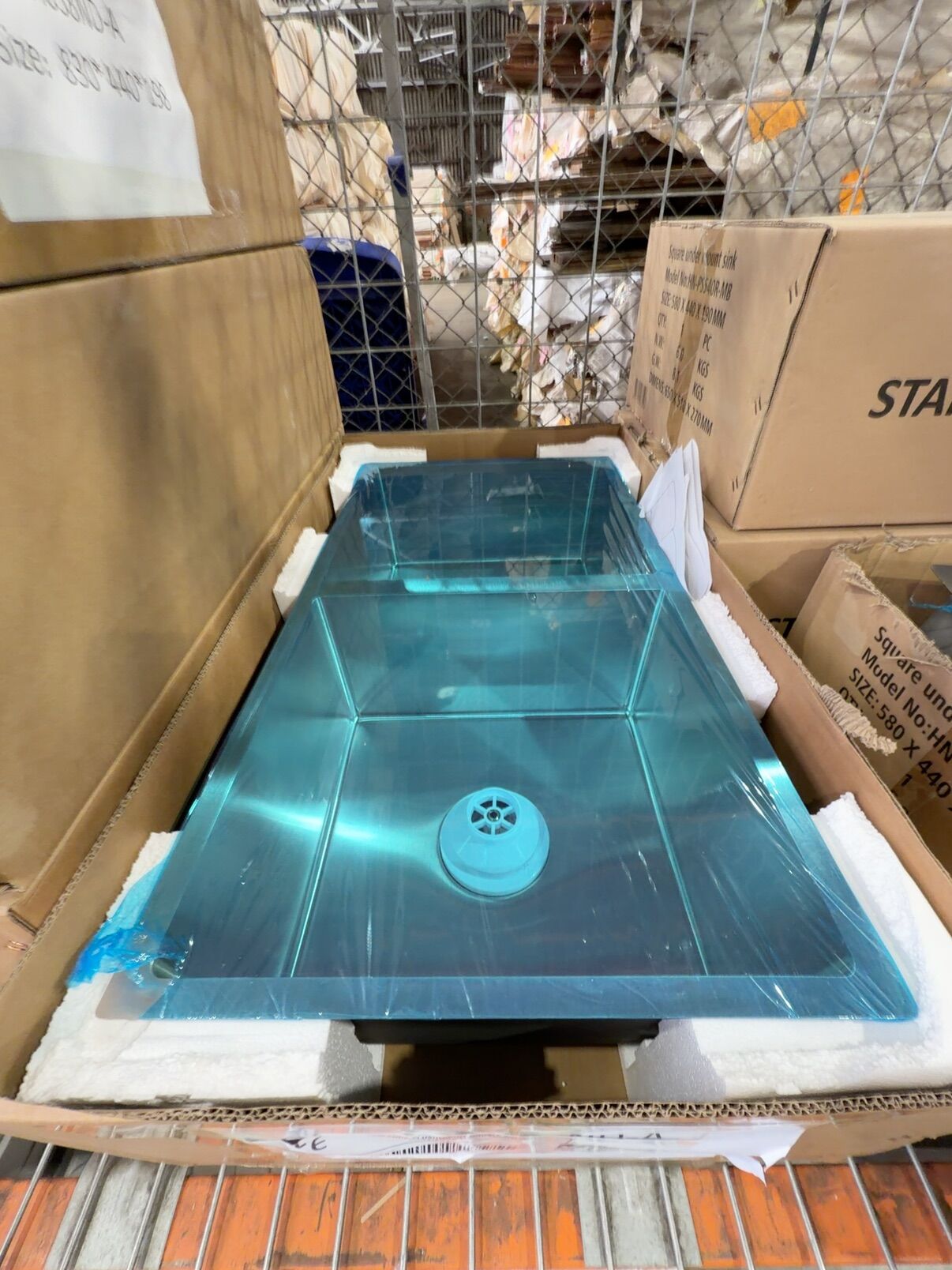 NEW CORA FLUSHMOUNT DOUBLE BOWL SQUARE SINK PR4038ND-A 12 MONTH WARRANTY NEW CORA FLUSHMOUNT DOUBLE BOWL SQUARE SINK PR4038ND-A 12 MONTH WARRANTY