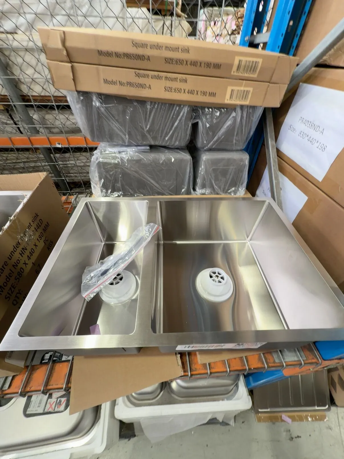 NEW CORA FLUSHMOUNT OR UNDERMOUNT 1 & 1/3 BOWL SQUARE SINK PR650ND-A 12 MONTH WARRANTY NEW CORA FLUSHMOUNT OR UNDERMOUNT 1 & 1/3 BOWL SQUARE SINK PR650ND-A 12 MONTH WARRANTY