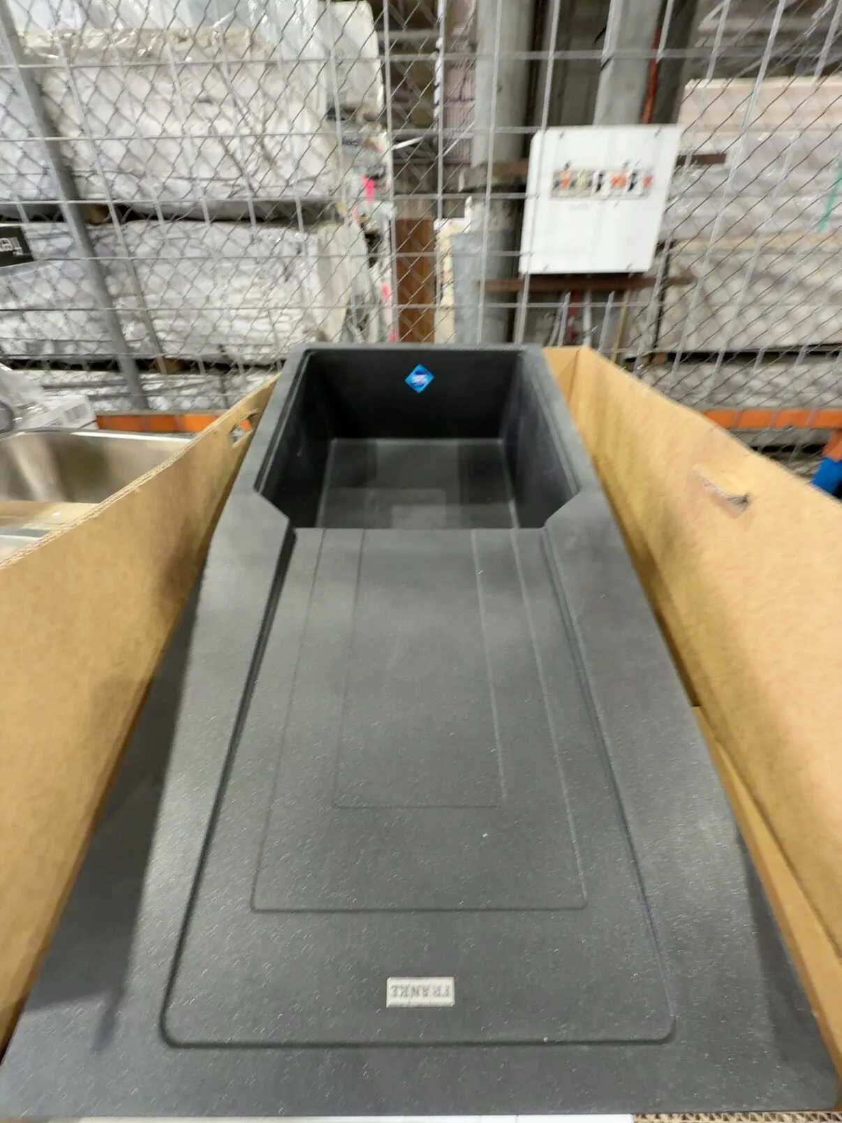 NEW FRANKE ONYX SINGLE BOWL SINK WITH DRAINER, UBG211-1000N 12 MONTH WARRANTY NEW FRANKE ONYX SINGLE BOWL SINK WITH DRAINER, UBG211-1000N 12 MONTH WARRANTY
