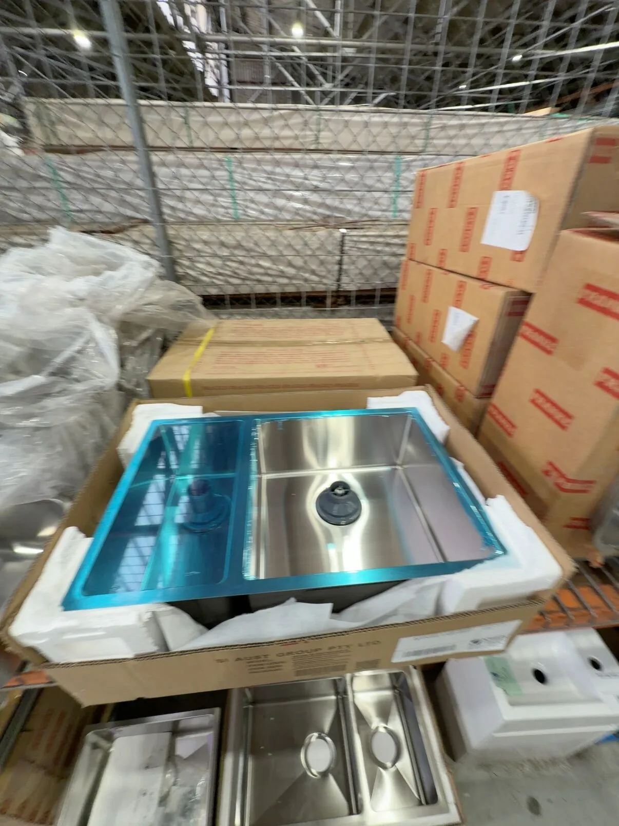 NEW NOVA SQUARE 1 & 1/2 RIGHT HAND BOWL SINK, SI-K674418D-R 12 MONTH WARRANTY NEW NOVA SQUARE 1 & 1/2 RIGHT HAND BOWL SINK, SI-K674418D-R 12 MONTH WARRANTY