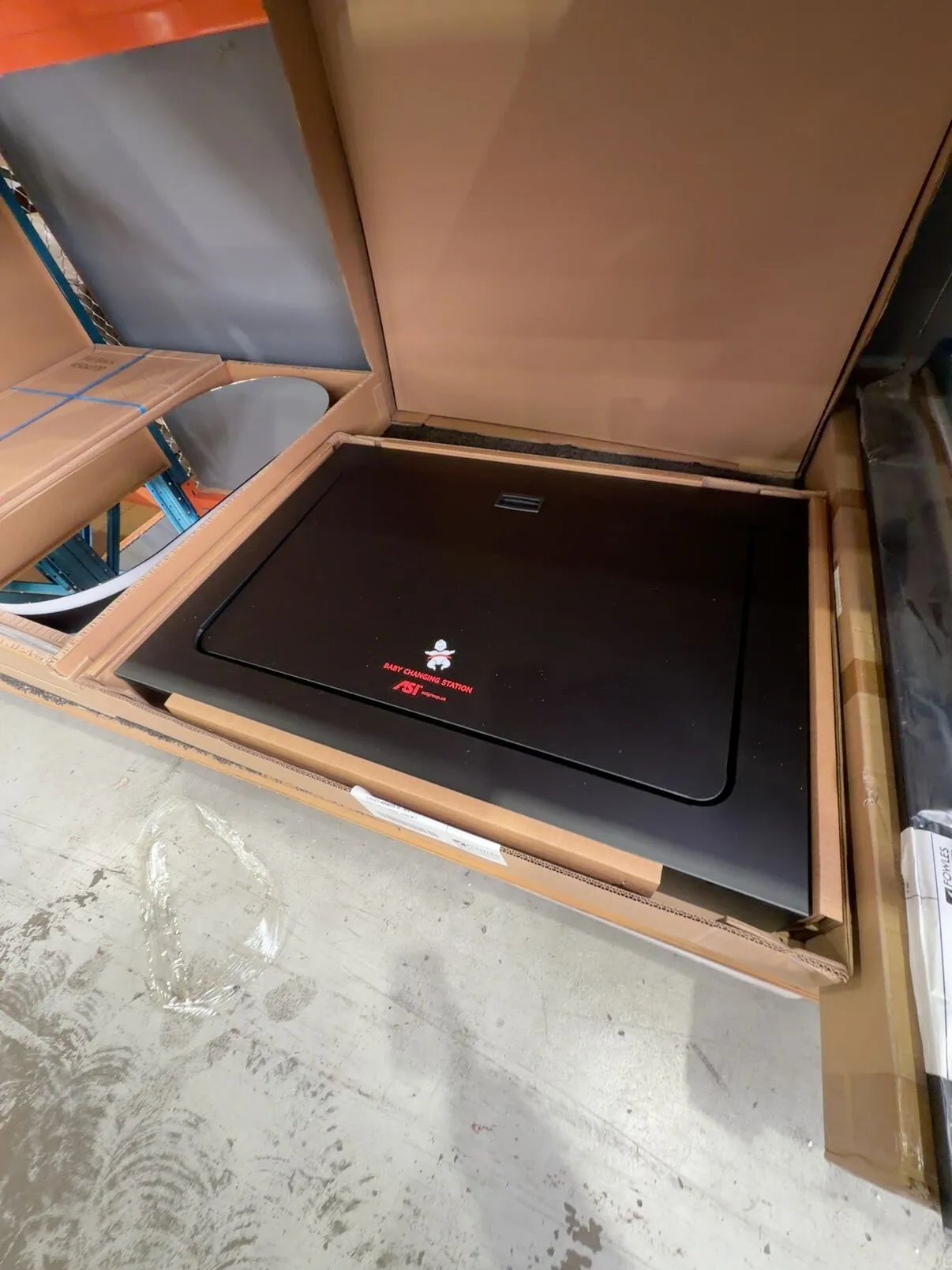 NEW COMMERCIAL BABY CHANGE STATION SURFACE MOUNTED 10-9018-9-41 RRP$2895 WITH 12 MONTH WARRANTY NEW COMMERCIAL BABY CHANGE STATION SURFACE MOUNTED 10-9018-9-41 RRP$2895 WITH 12 MONTH WARRANTY