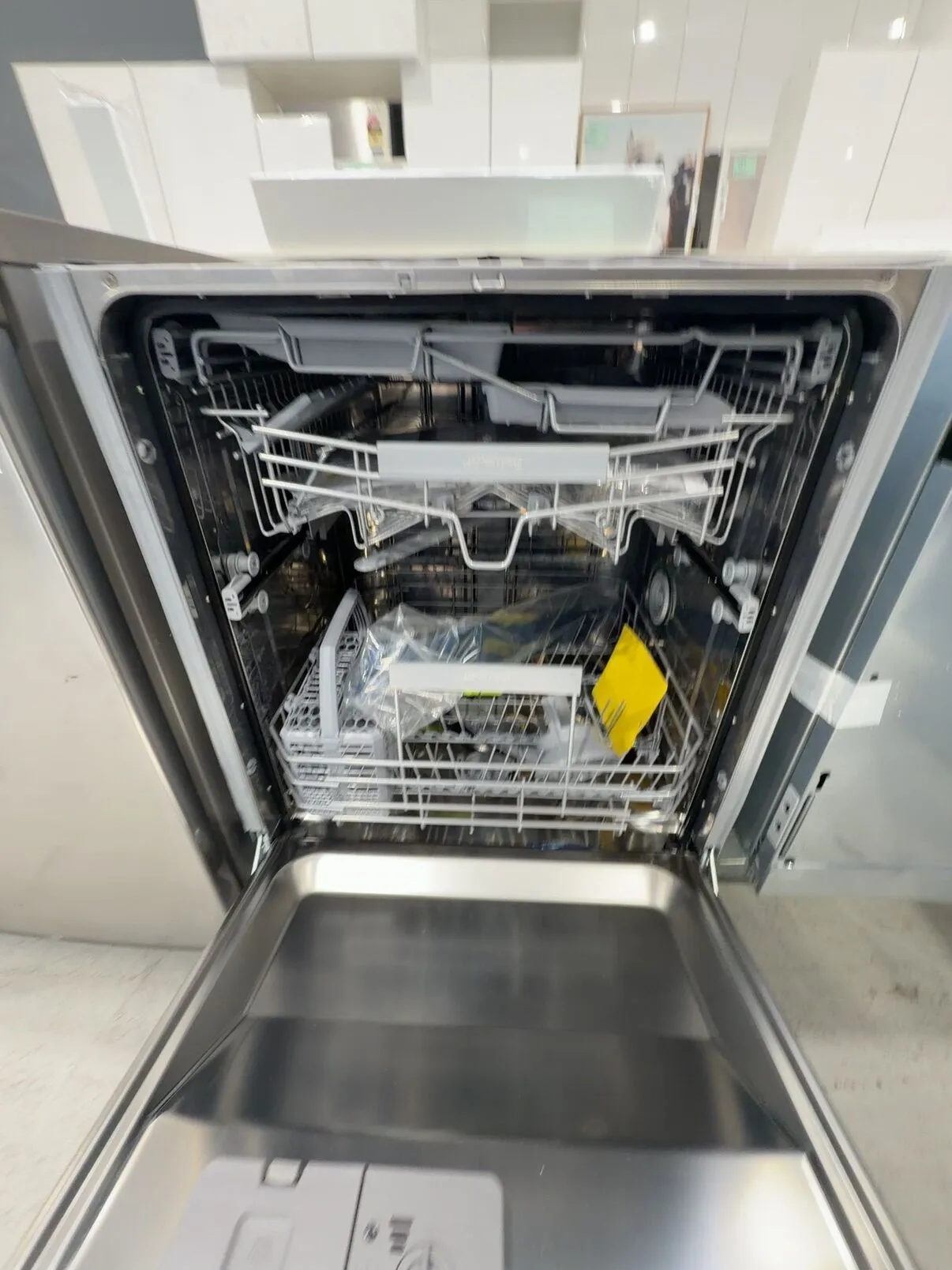 NEW SMEG PROFESSIONAL SERIES BUILT UNDER DISHWASHER DWAUP364X, 15 PLACE SETTINGS, ENERGY EFFICIENT, ORBITAL WASH SYSTEM, 9 PROGRAMS RRP$3990 12 MONTH WARRANTY NEW SMEG PROFESSIONAL SERIES BUILT UNDER DISHWASHER DWAUP364X, 15 PLACE SETTINGS, ENERGY EFFICIENT, ORBITAL WASH SYSTEM, 9 PROGRAMS RRP$3990 12 MONTH WARRANTY