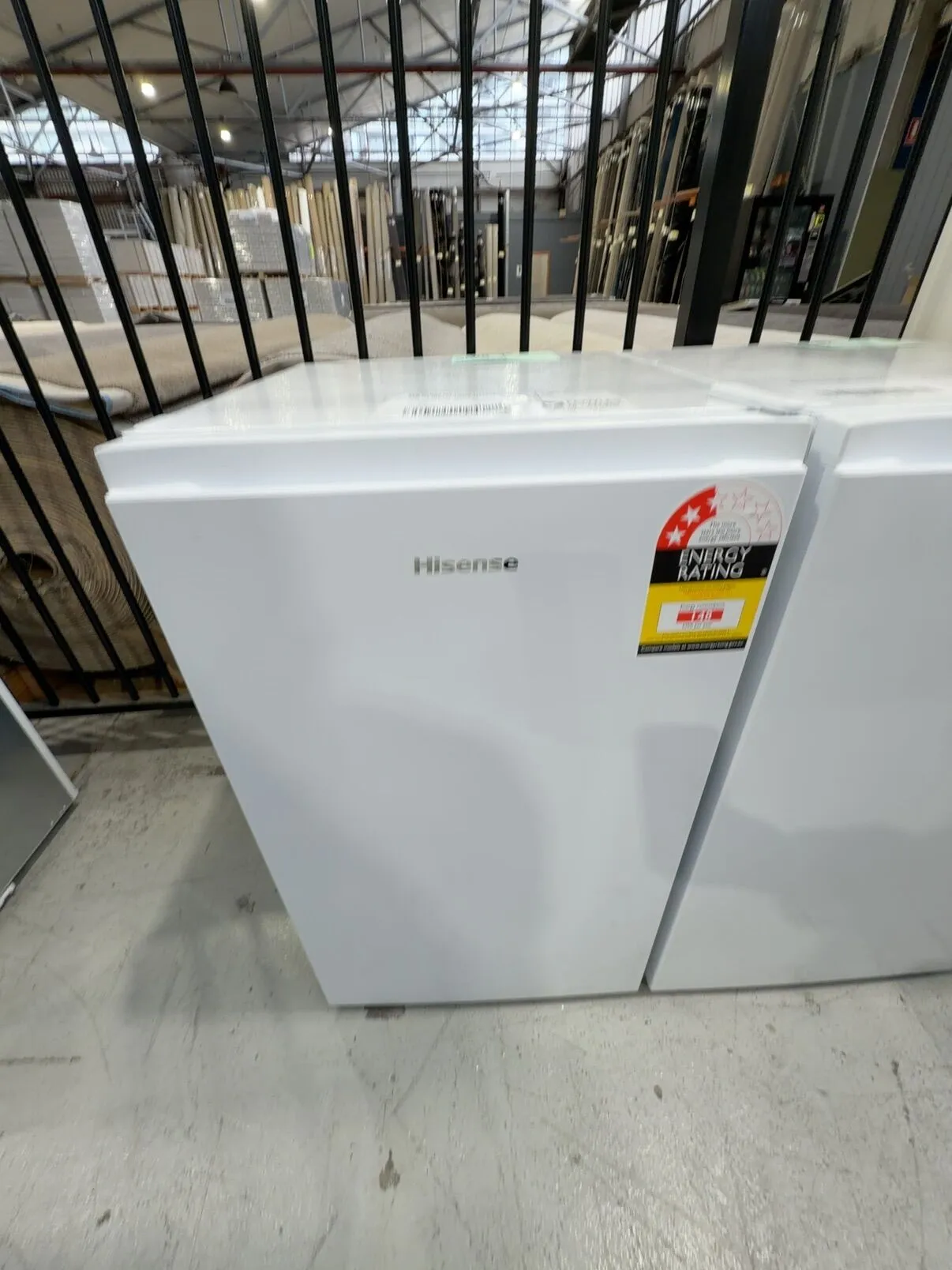 NEW HISENSE BAR FRIDGE 125 LITRE, WHITE HRBF125 WITH 12 MONTH WARRANTY NEW HISENSE BAR FRIDGE 125 LITRE, WHITE HRBF125 WITH 12 MONTH WARRANTY