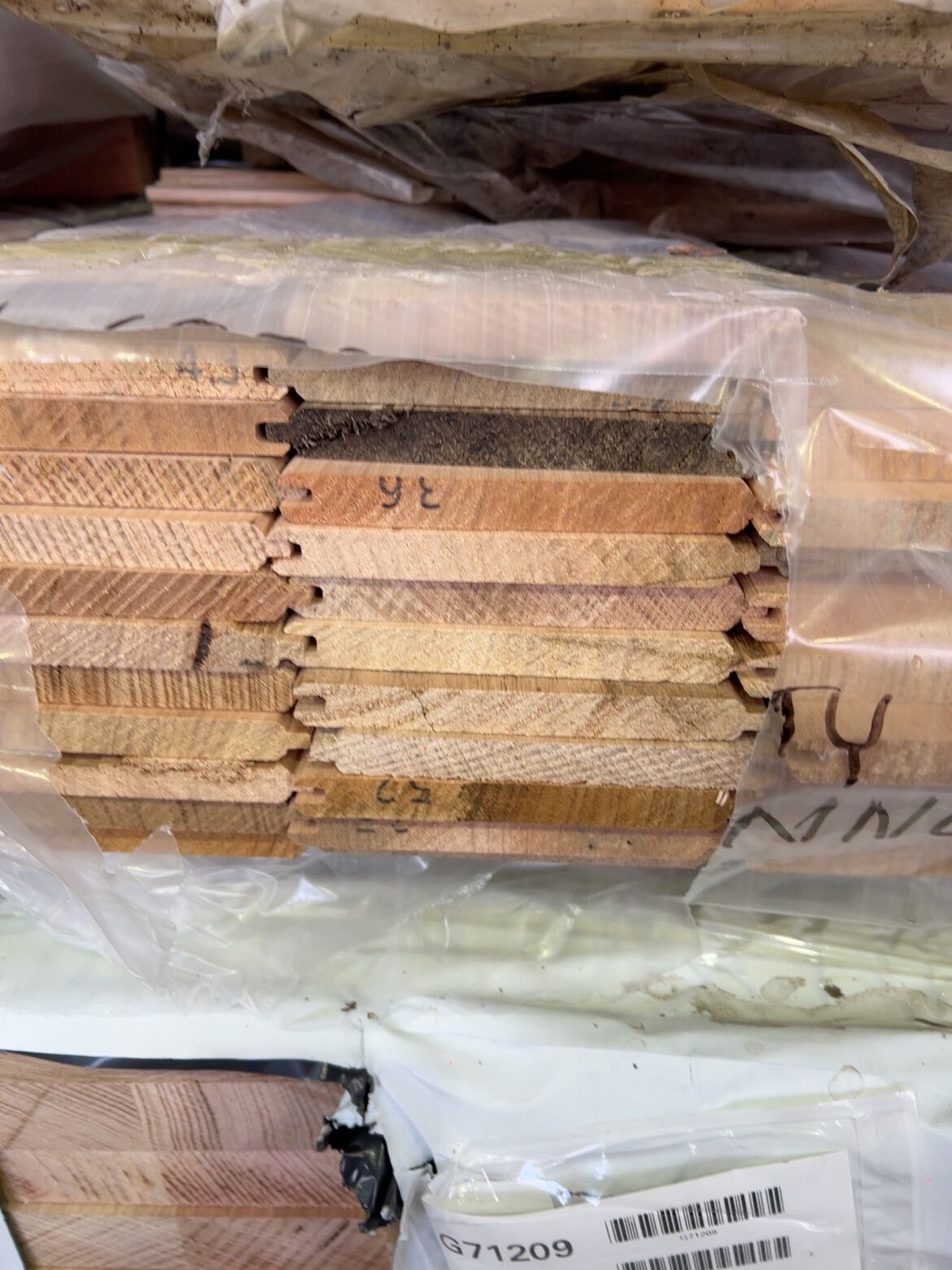 110X12 AUS OAK KD HARDWOOD V/JOINT LINING BOARDS 110X12 AUS OAK KD HARDWOOD V/JOINT LINING BOARDS