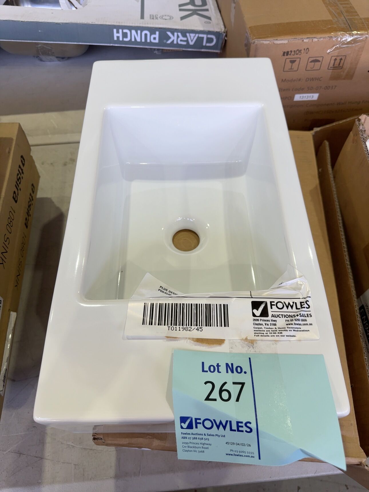 PLUS DESIGN 55X30 WALL HUNG BASIN, WHITE PD04540, 12 MONTH WARRANTY PLUS DESIGN 55X30 WALL HUNG BASIN, WHITE PD04540, 12 MONTH WARRANTY