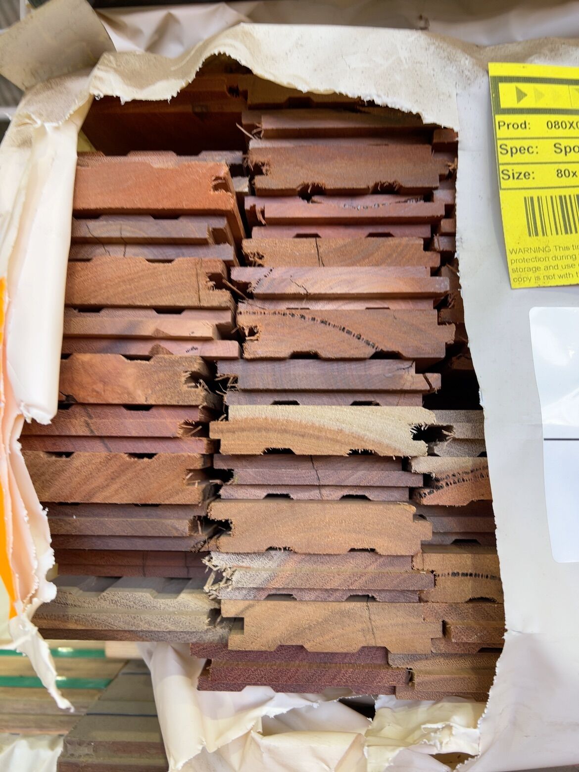 80X19 SPOTTED GUM FEATURE GRADE FLOORING 80X19 SPOTTED GUM FEATURE GRADE FLOORING