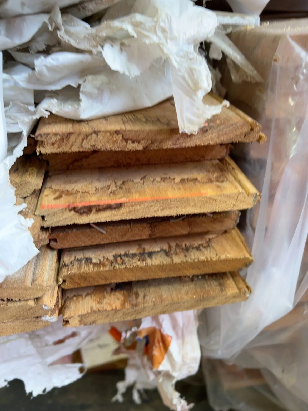 133X12 KD HARDWOOD LINING BOARDS 133X12 KD HARDWOOD LINING BOARDS