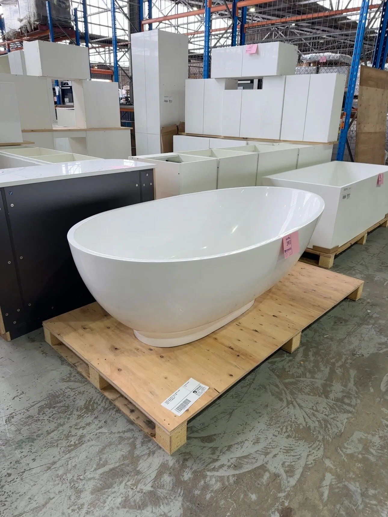 DELIGHT EGG SHAPED SOLID SURFACE GLOSS FREESTANDING BATH, 1780 X 980, SI8833-1780 RRP$3000 DELIGHT EGG SHAPED SOLID SURFACE GLOSS FREESTANDING BATH, 1780 X 980, SI8833-1780 RRP$3000