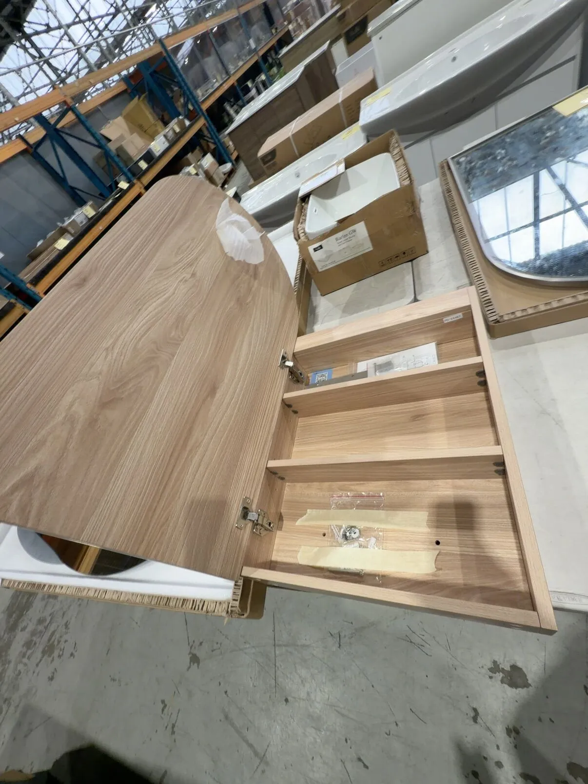 AULIC CANTERBURY ARCH LED MIA SHAVING CABINET, 500MM X 900MM HIGH RRP$1249 LSCCAN-500-MIA AULIC CANTERBURY ARCH LED MIA SHAVING CABINET, 500MM X 900MM HIGH RRP$1249 LSCCAN-500-MIA