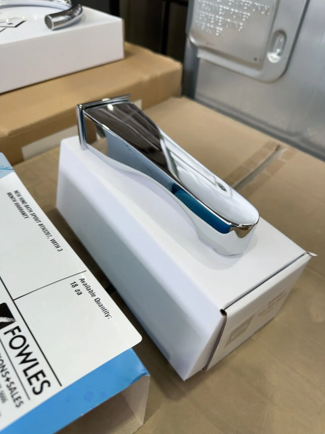 NEW HINO BATH SPOUT BTH3207, WITH 3 MONTH WARRANTY NEW HINO BATH SPOUT BTH3207, WITH 3 MONTH WARRANTY